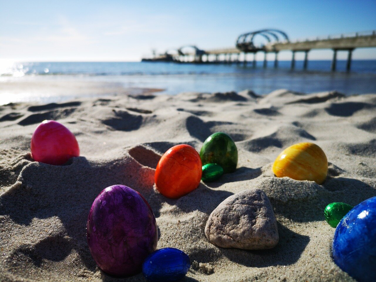 🐰🌸 Wishing you a day filled with joy, love, and plenty of Easter egg hunts! Happy Easter from all of us at Cape May Beach House! 🌼🥚 #HappyEaster #EasterJoy #SpringTime