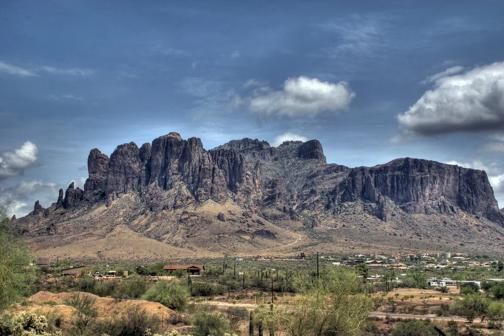 superstition mountain address