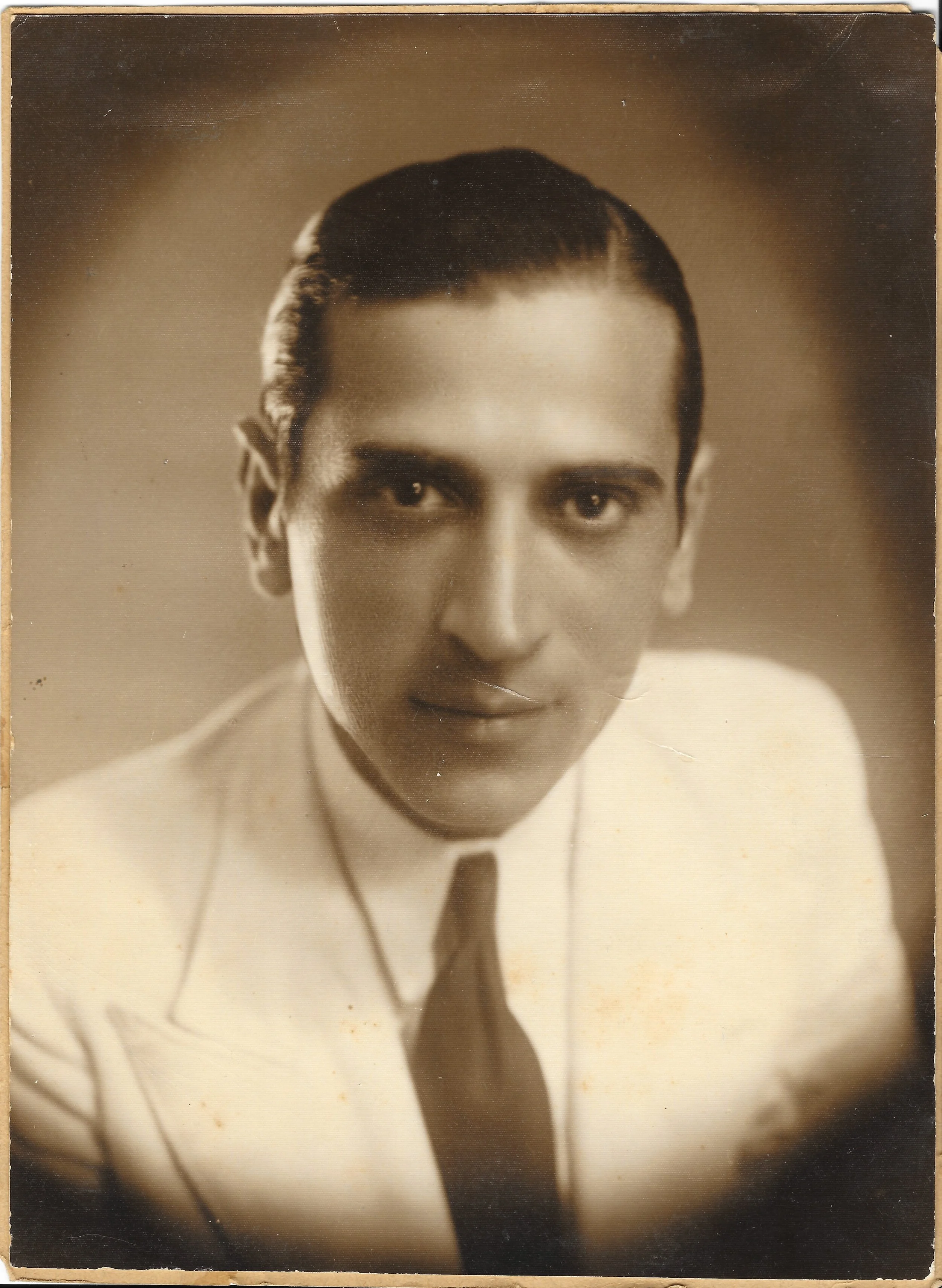 Tony Rais Headshot.jpg