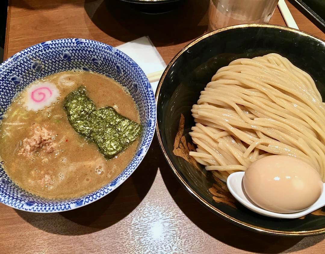 https://www.instagram.com/p/BGl4e9TjYTH/ - from David Chang