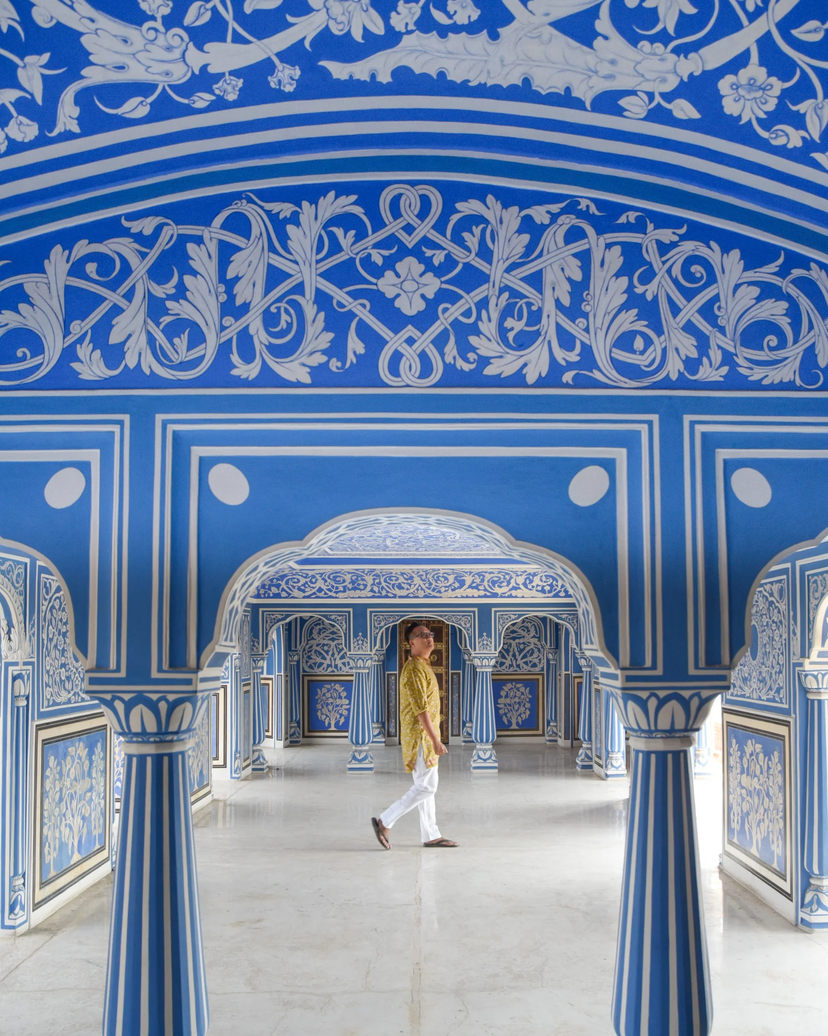 Private blue room quarter is only open to the visitors who pay extra and visit with a guide