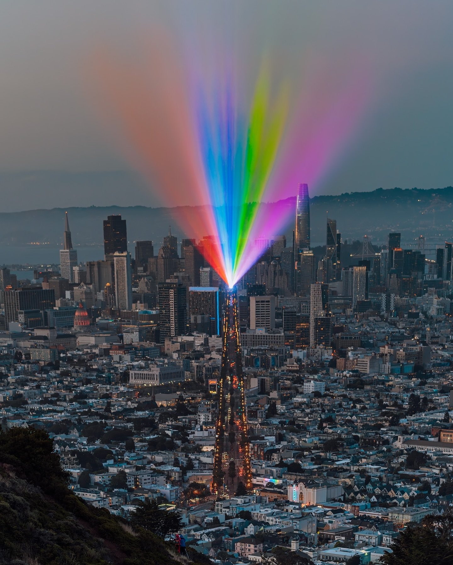 Happy Pride San Francisco 🏳️&zwj;🌈
‪::
The world&rsquo;s largest Pride flag by @illuminatethearts ❤️
‪::
‪::
#welcomesf #happypride #illluminatethearts #laserart #onlyinsf #sanfranciscoworld #sfgate