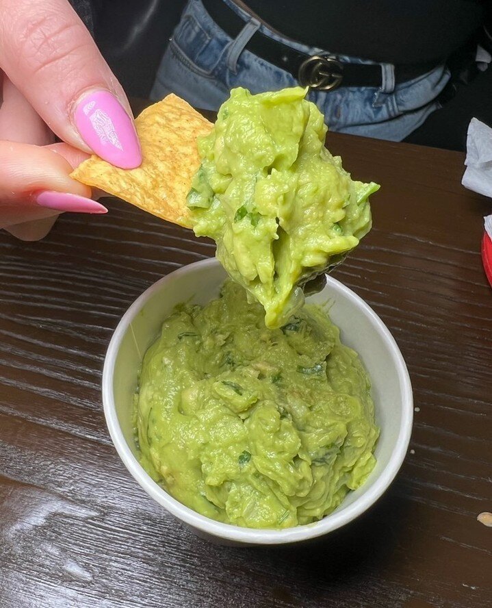 @mandyeatsny, your guac to chip ratio is on point.👌