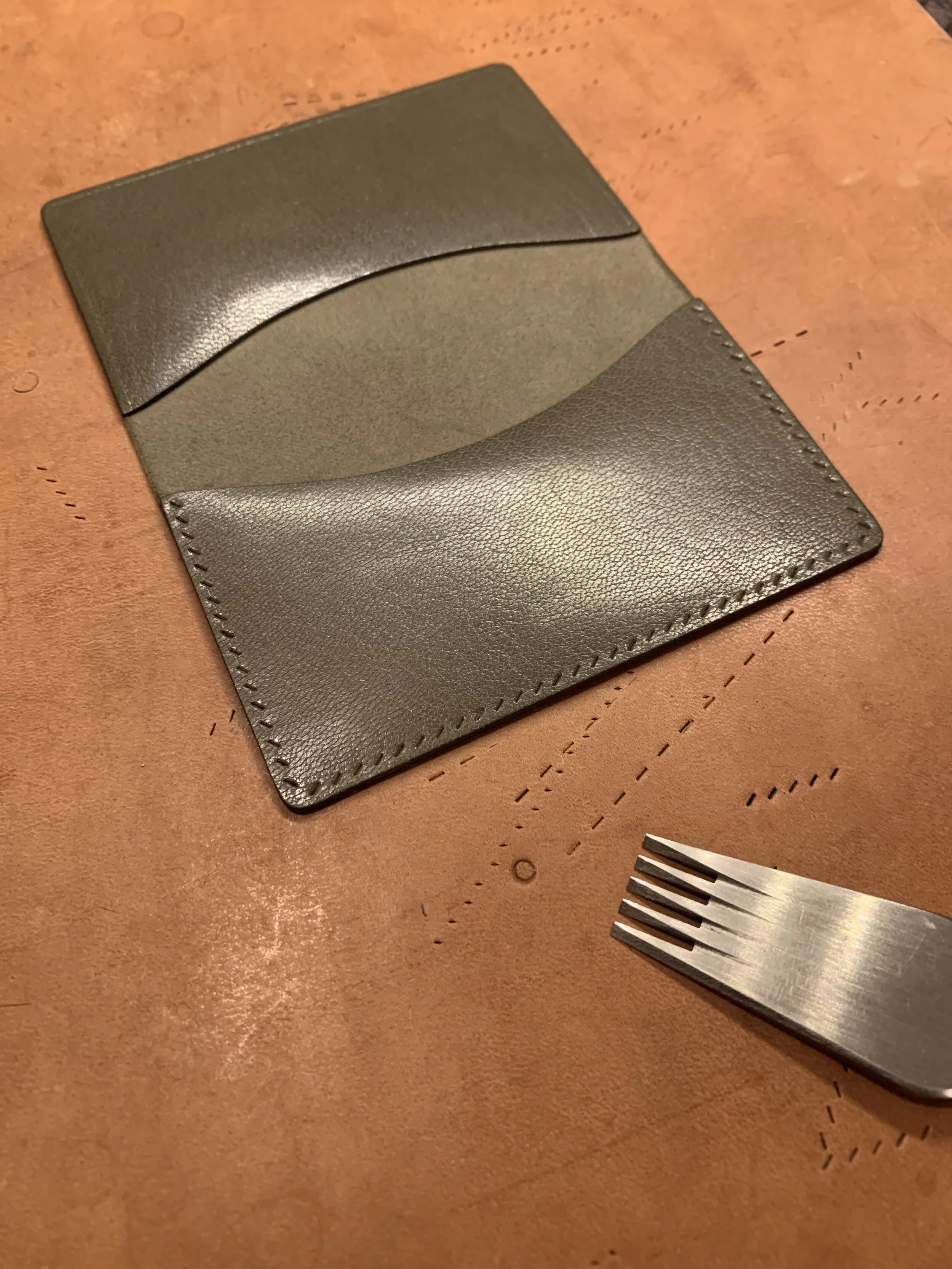 olive cardcase.jpg