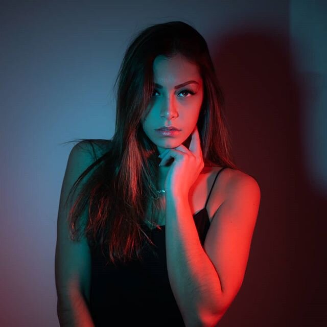 Always a pleasure to shoot with @sammacauley 
#portrait_vision #portraits_mf #portraitgames #creative_portraits #portraitmood #portraitcooltuure #gramslayers #portraitstream  #fatalframes #moodyports #creativeoptic  #portraitkillers #sonyayrii #supre