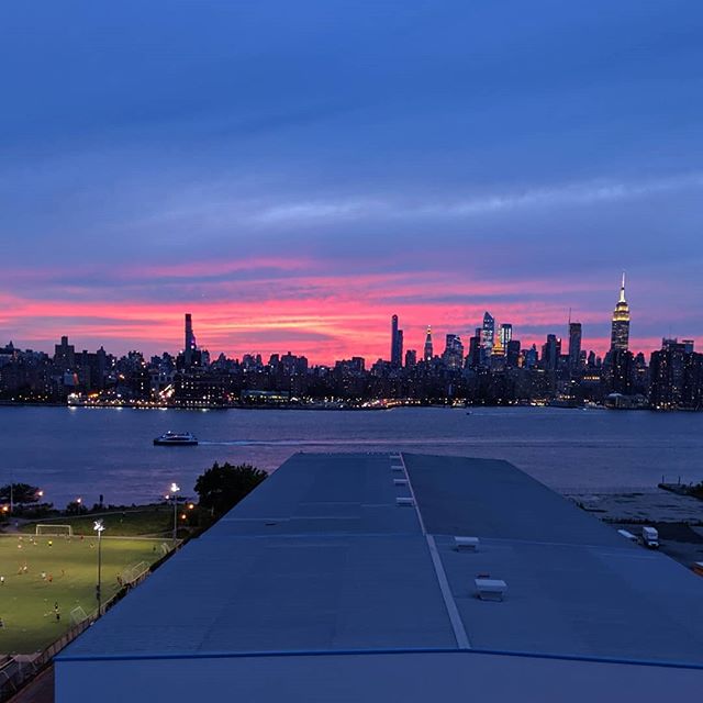 You still got it NYC

#NYC #Brooklyn #eastriver #sunset #nights #cities #Manhattan #skyscrapers #skylines #ferries #boats