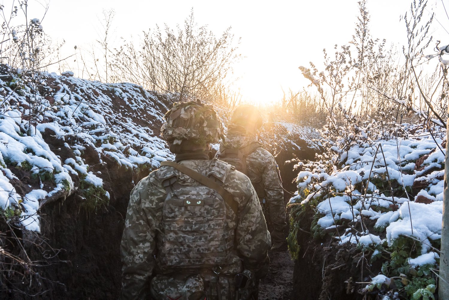  Captain Denis Branitsky, left, and Lieutenant Alexey Kasyanov, members of the Ukrainian army's 25th airborne brigade, at a front-line position in the industrial zone on Thursday, December 2, 2021 in Avdiivka, Ukraine. 