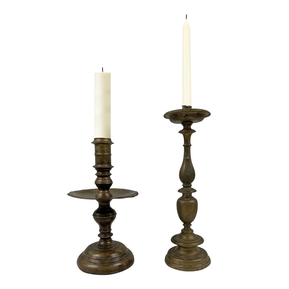 vurdere Fantastiske tilgive Pair of 17th Century Italian Baroque Bronze Candlesticks — RIGHT | PROPER