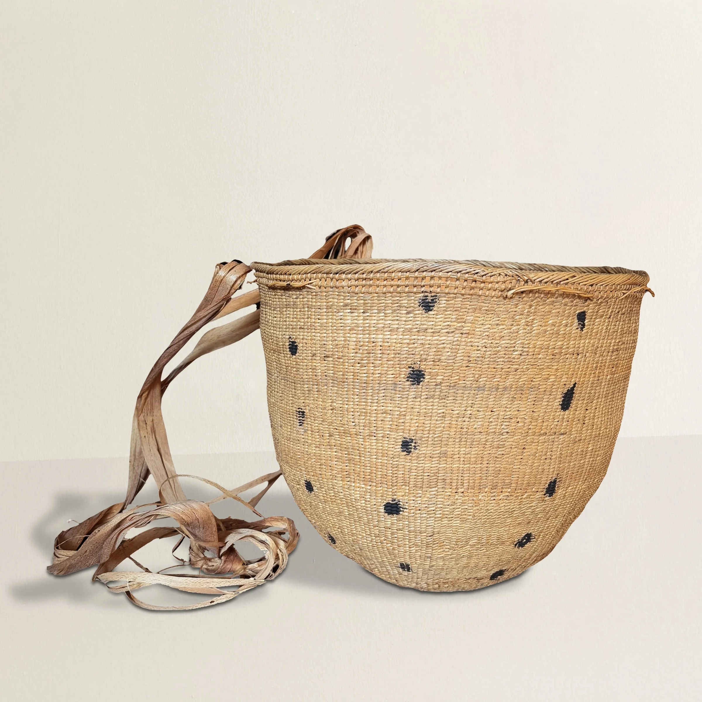 Yanomami Gathering Basket with Head Strap