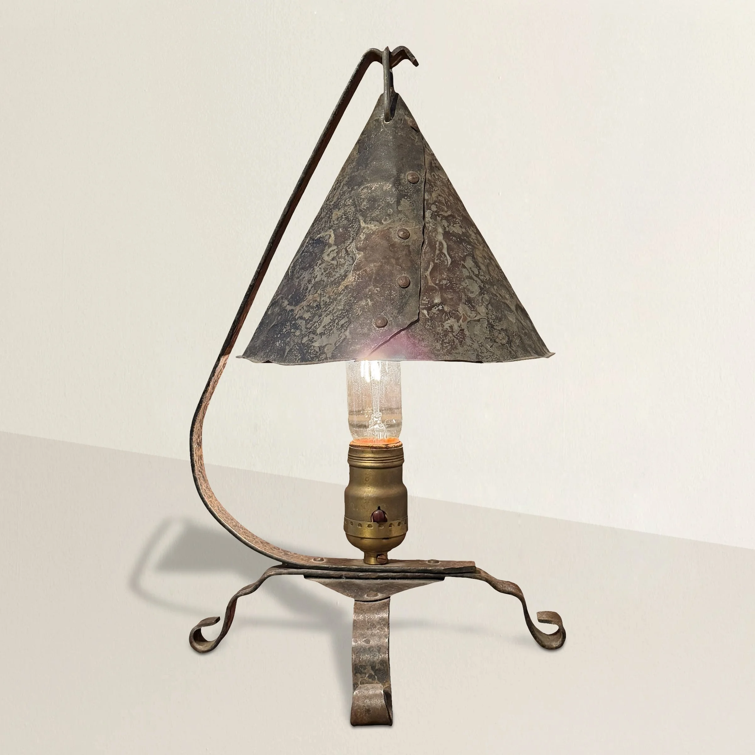 American Arts and Crafts Table Lamp.jpg