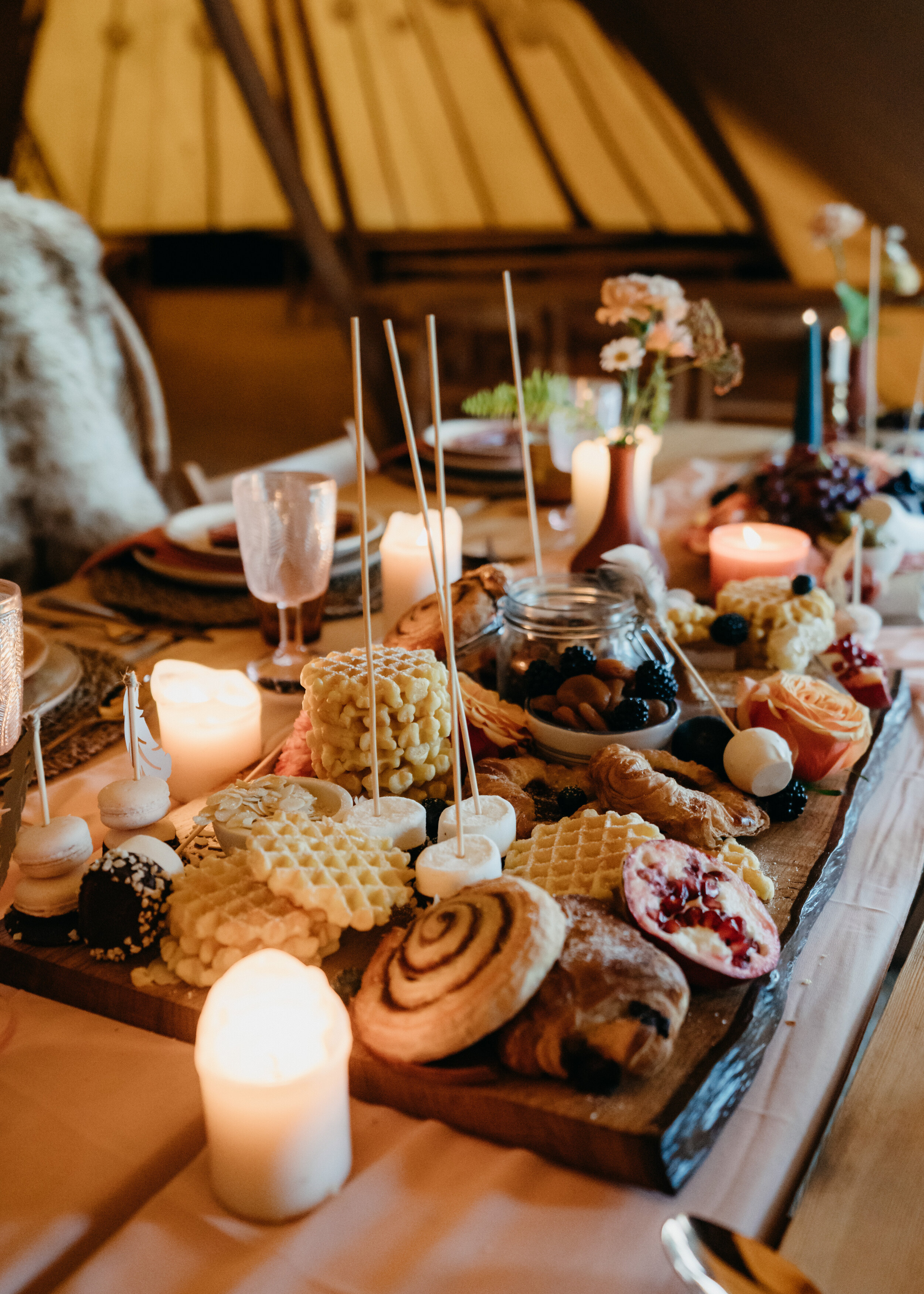 ROSANNA_LILLY_PHOTOGRAPHY_CALL_OF_THE_WILD_TABLESCAPE-1.jpg