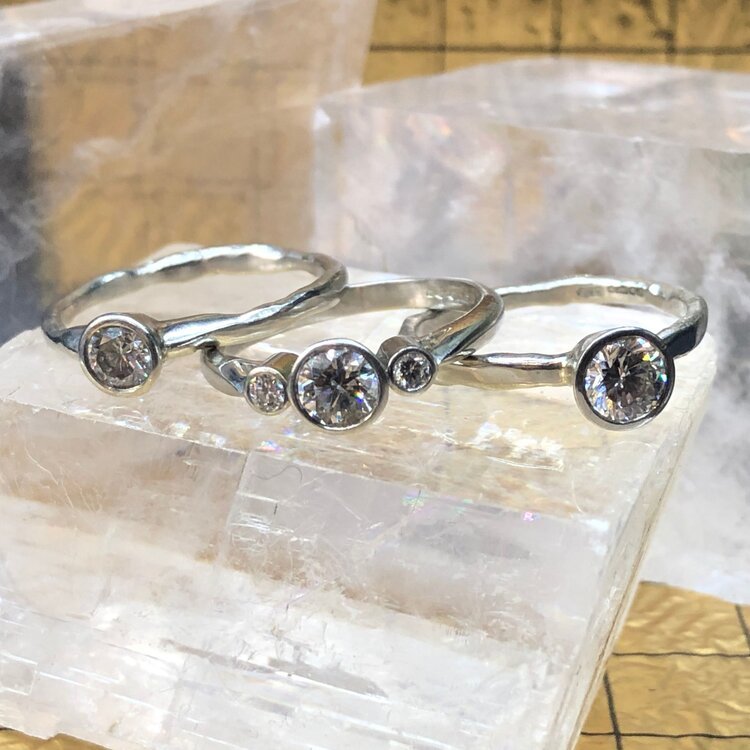 Platinum diamond engagement rings