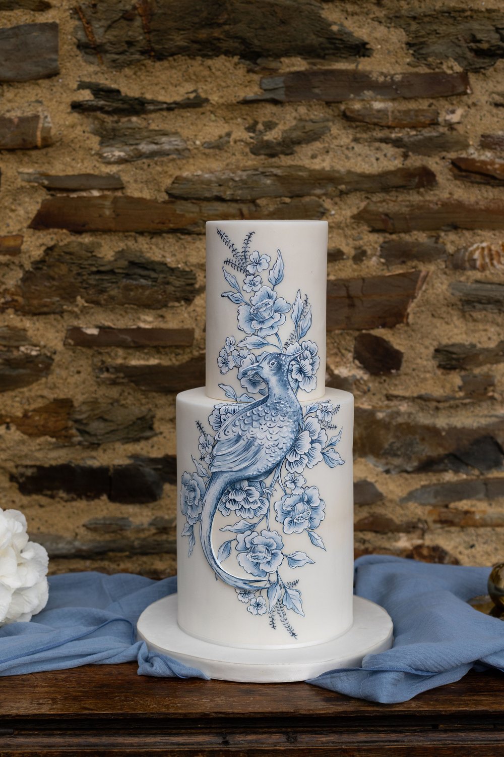 Blue detail wedding cake