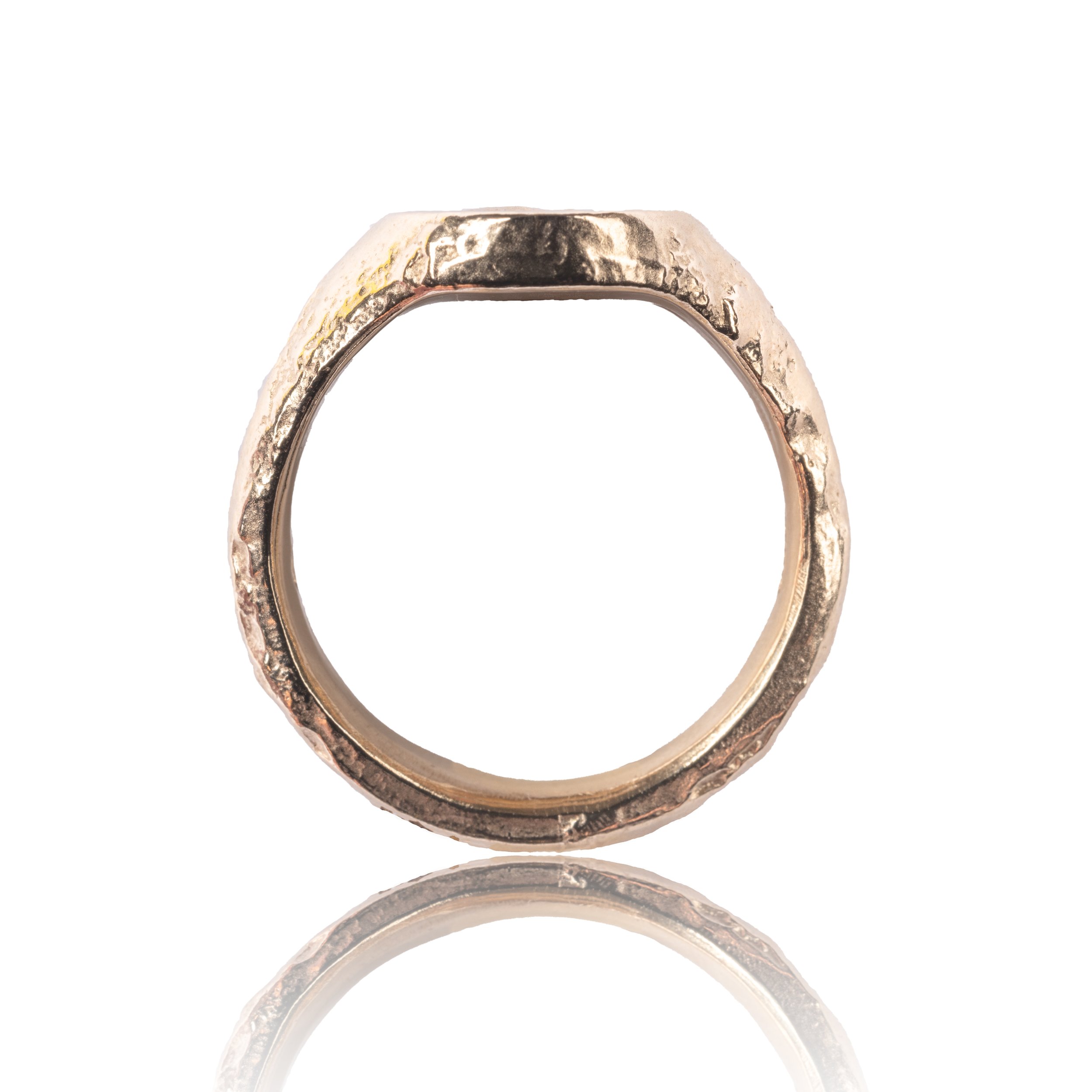 9ct yellow gold heavy weight signet ring