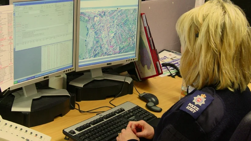 Source: hexagonsafetyinfrastructure.com , Police woman using GIS technology