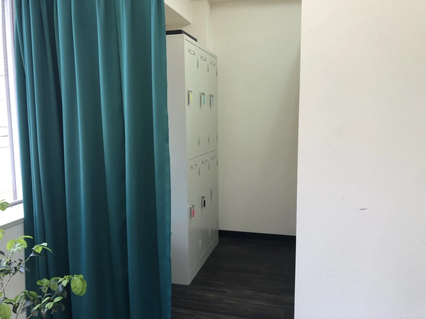 THE PERSON レンタルジム・レンタルスタジオ茶屋町 更衣室.jpg