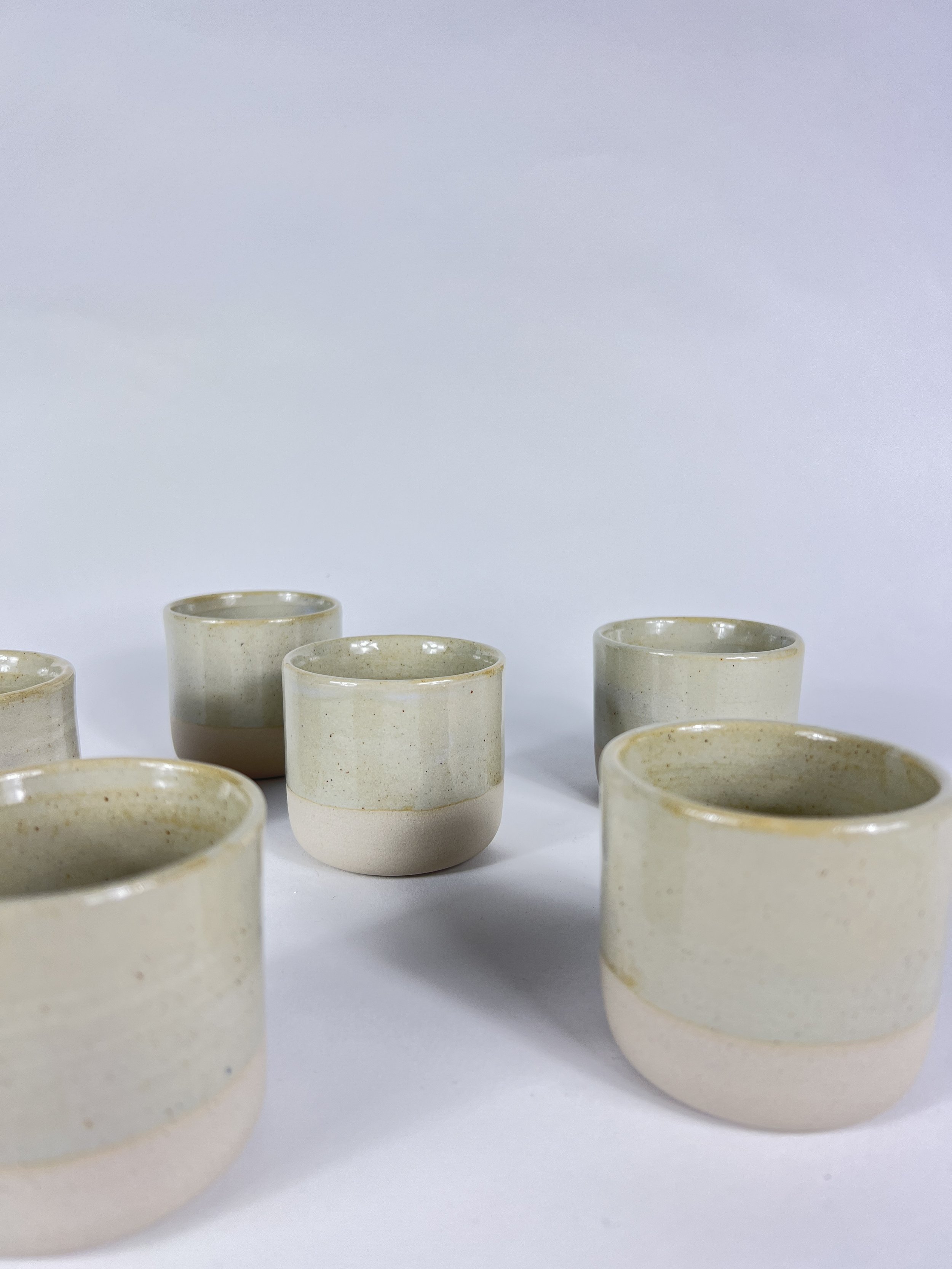 Tasse à café beige céladon