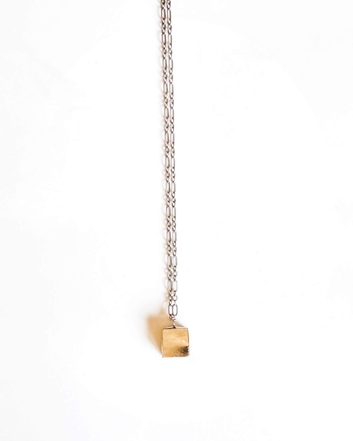 F I R E  E N E R G Y  C U B E D
from the Amethyst and the Moon collection 

Pyrite is an Earth element, it also resonates with Fire energy, symbolizing the warmth and lasting presence of the sun and the ability to generate wealth by one&rsquo;s own p