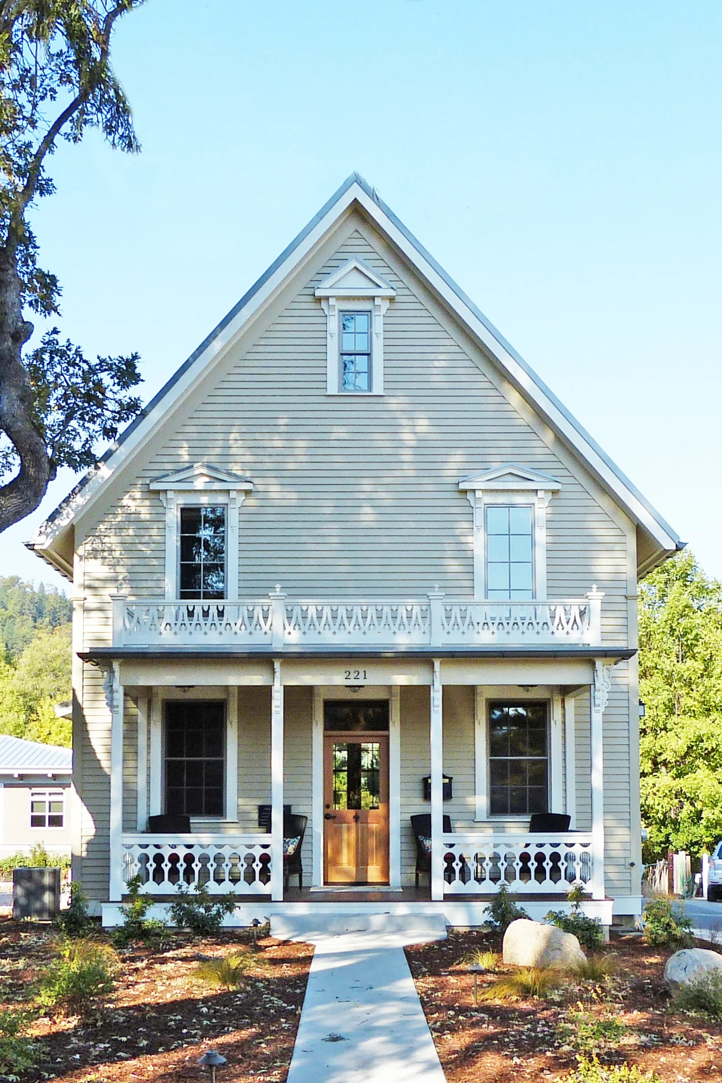 LOT 10 - FRONT ELEV.jpg