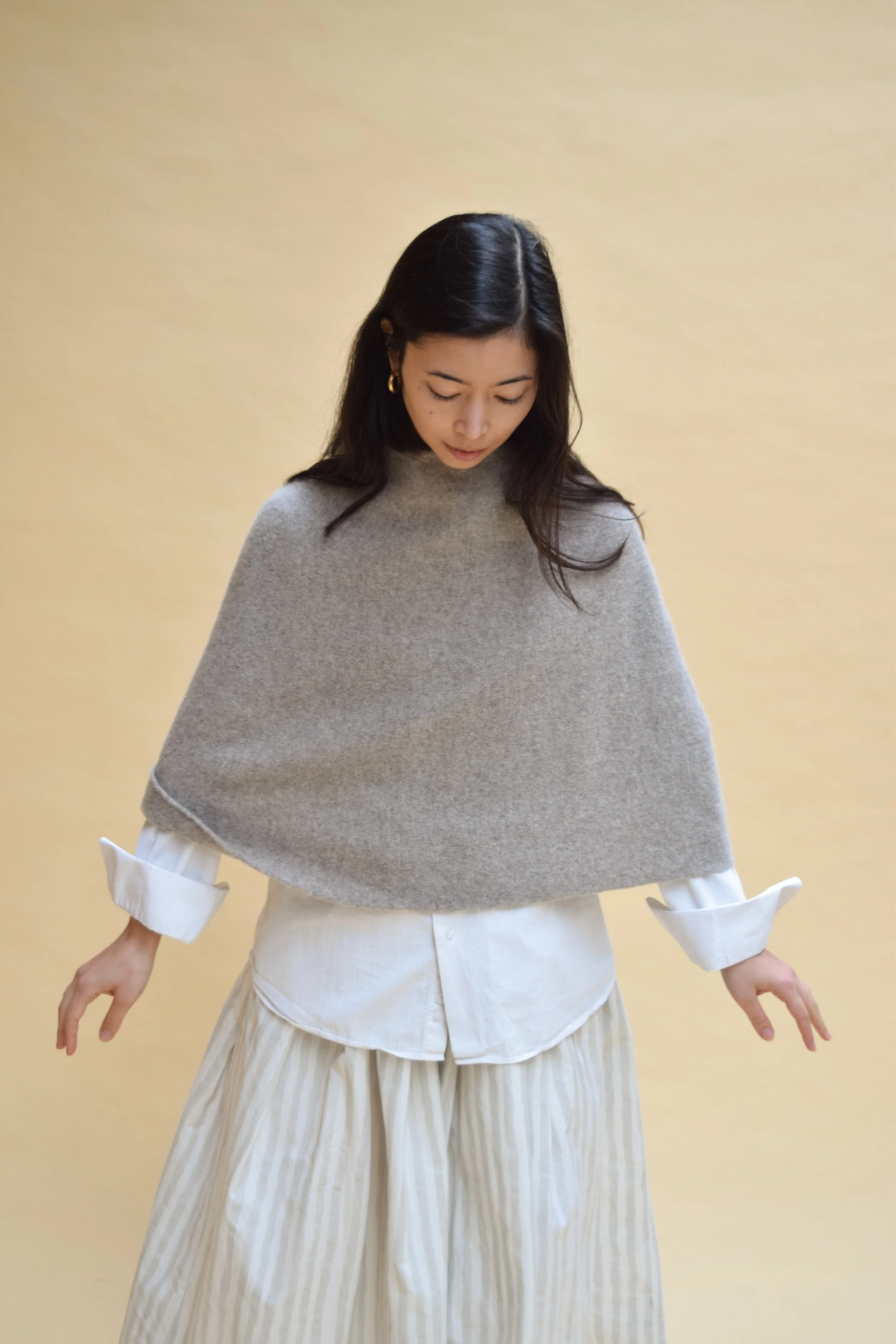cecilie telle ラウンドネック　ポンチョ　ブラック cecilie telle ラウンドネック ポンチョ ブラック cecilie telle