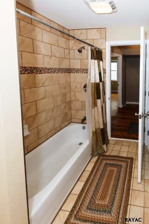2nd floor bath.jpg
