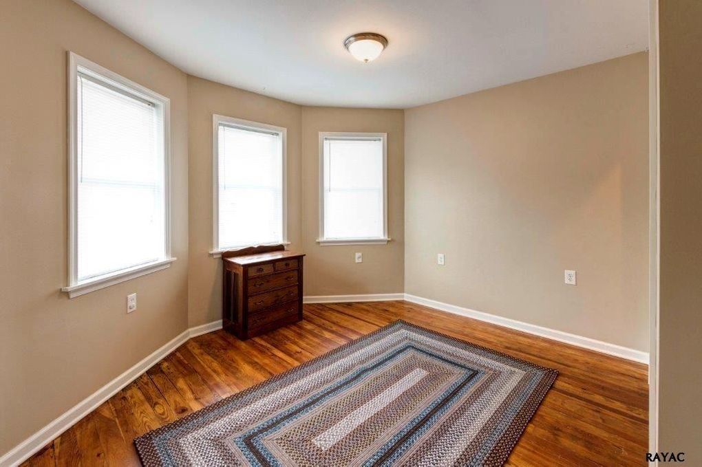 A's room.jpg