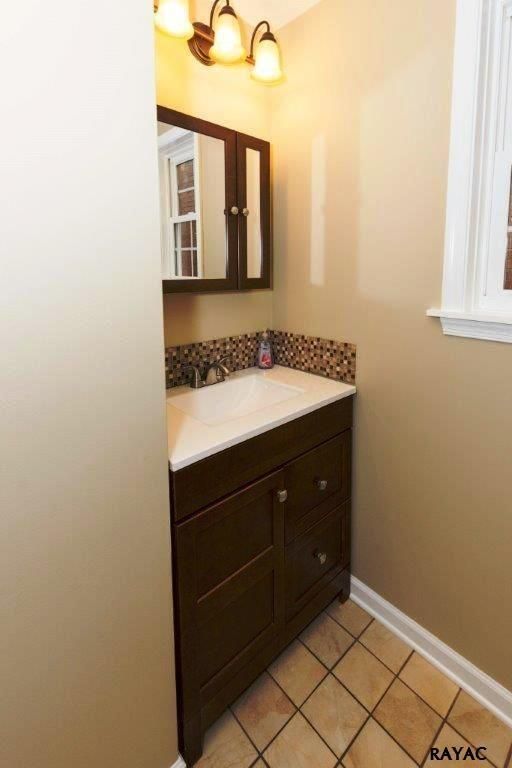 Bathroom2.jpg
