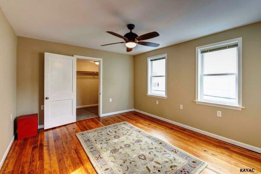 Master Bed 2.jpg