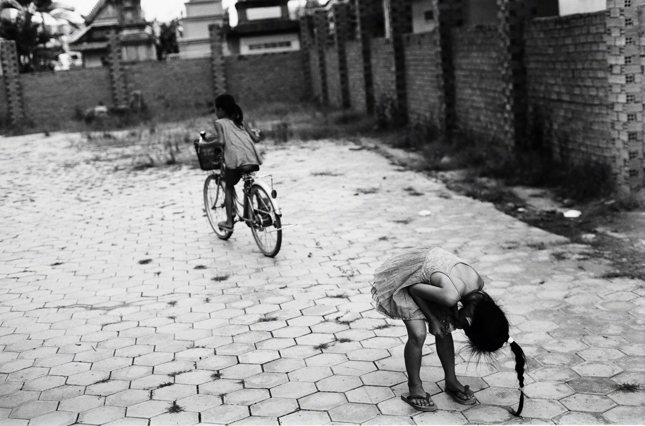 2 Girls and a Bike - Phnom Penh, Cambodia