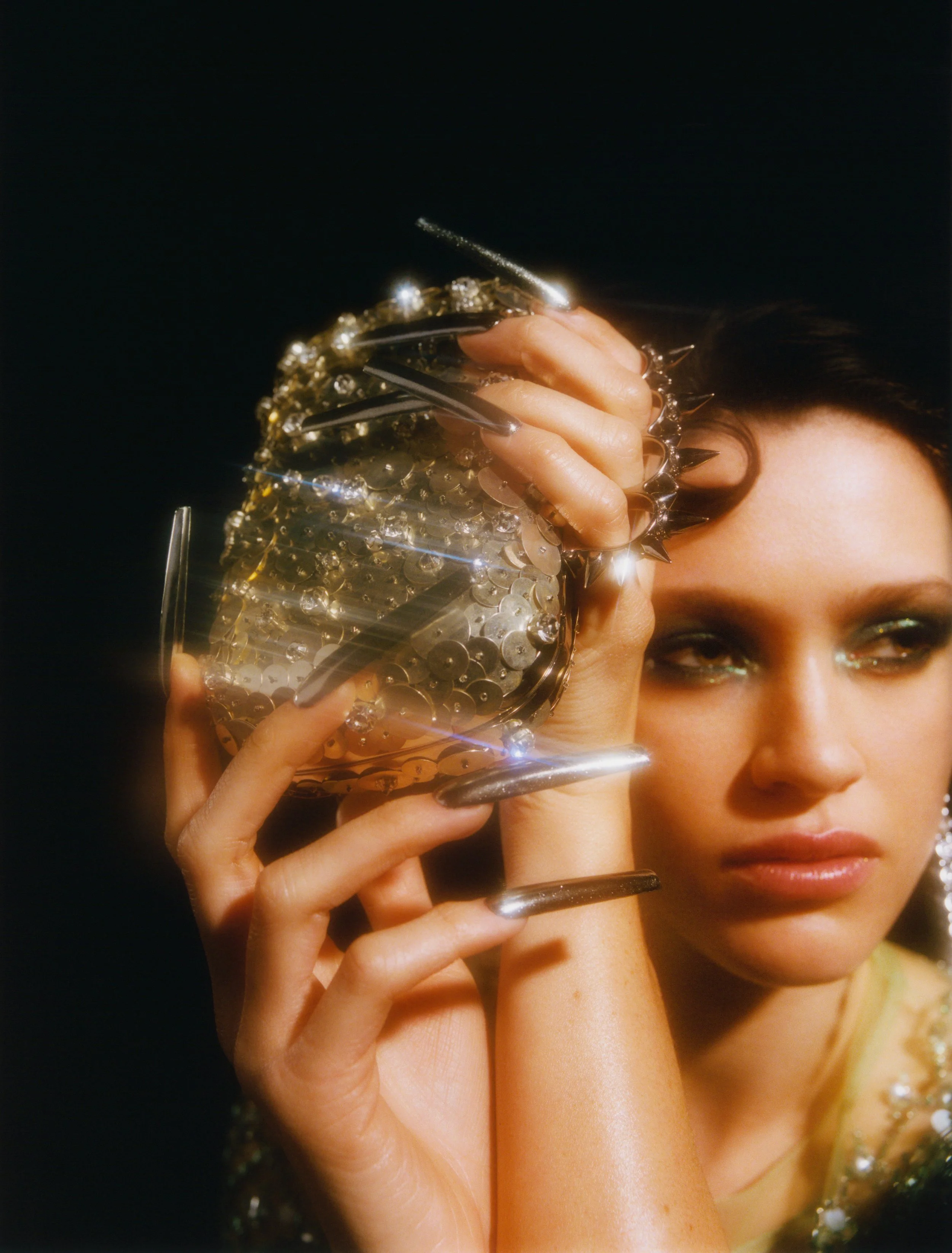 COS040123WELLFashionBeauty_005.jpg