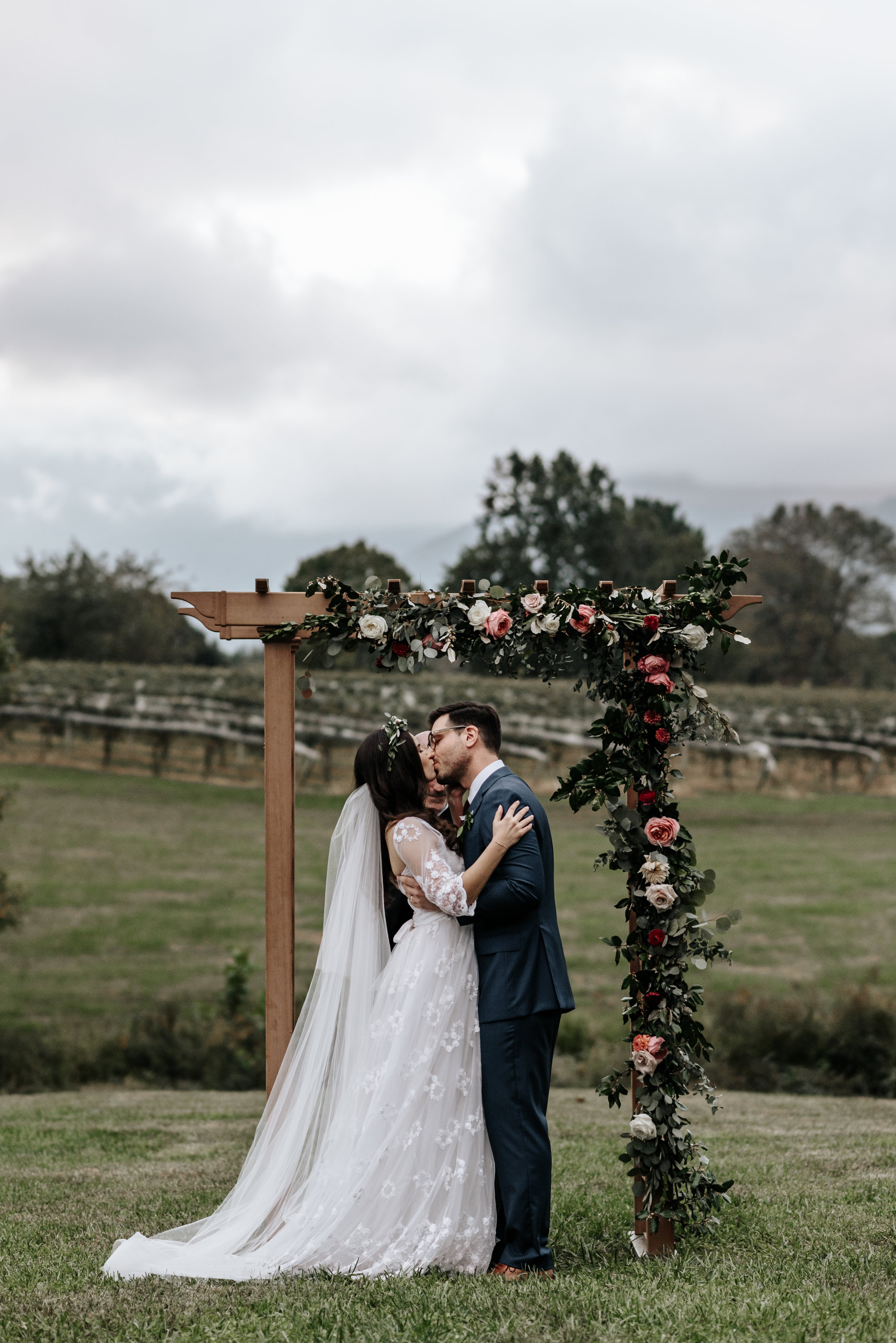 Veritas-Vineyards-and-Winery-Wedding-Photography-Afton-Virginia-Yasmin-Seth-Photography-by-V-2874.jpg