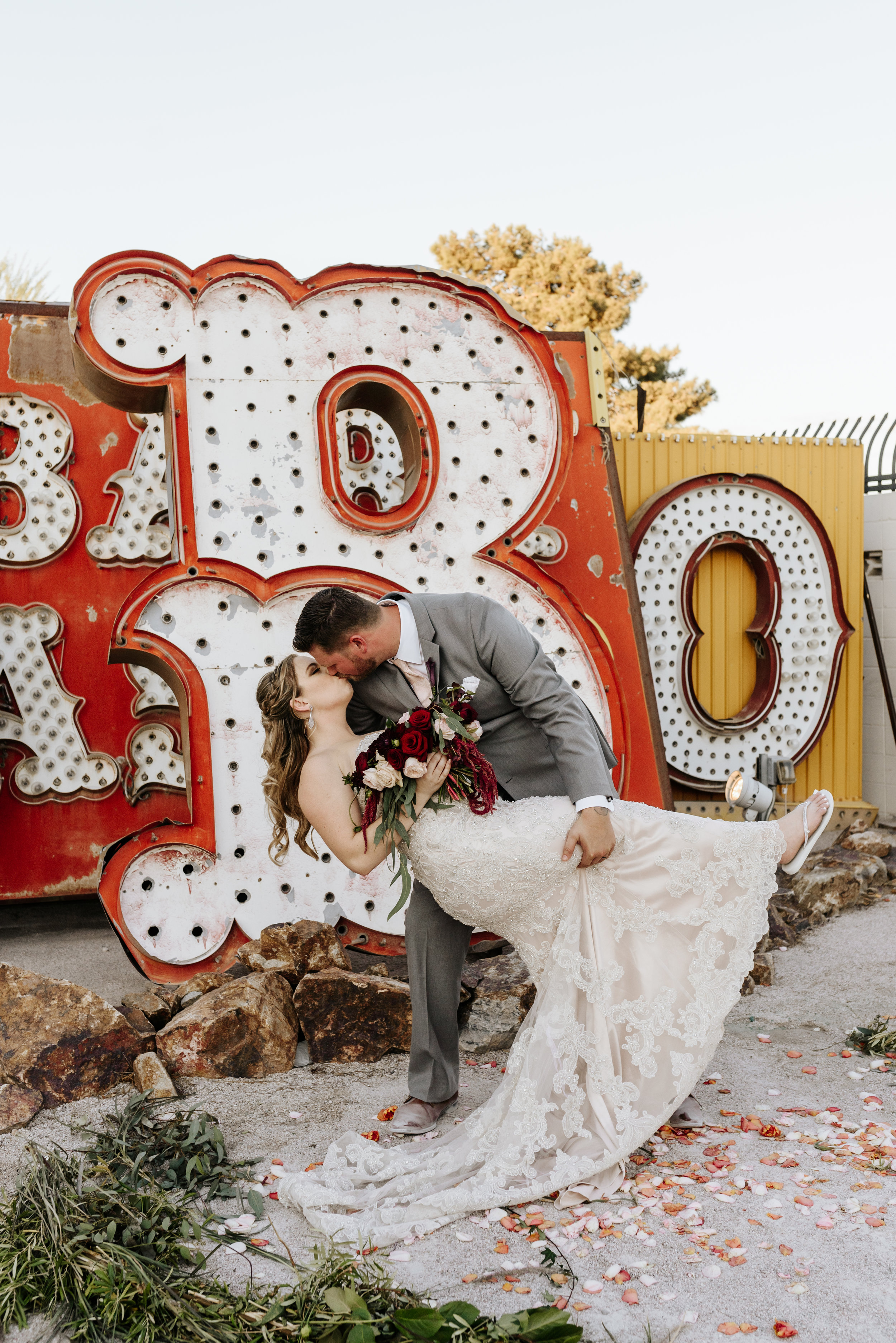 Neon-Museum-Wedding-Las-Vegas-Nevada-Golden-Nugget-Photography-by-V-Ally-and-Dan-3213.jpg