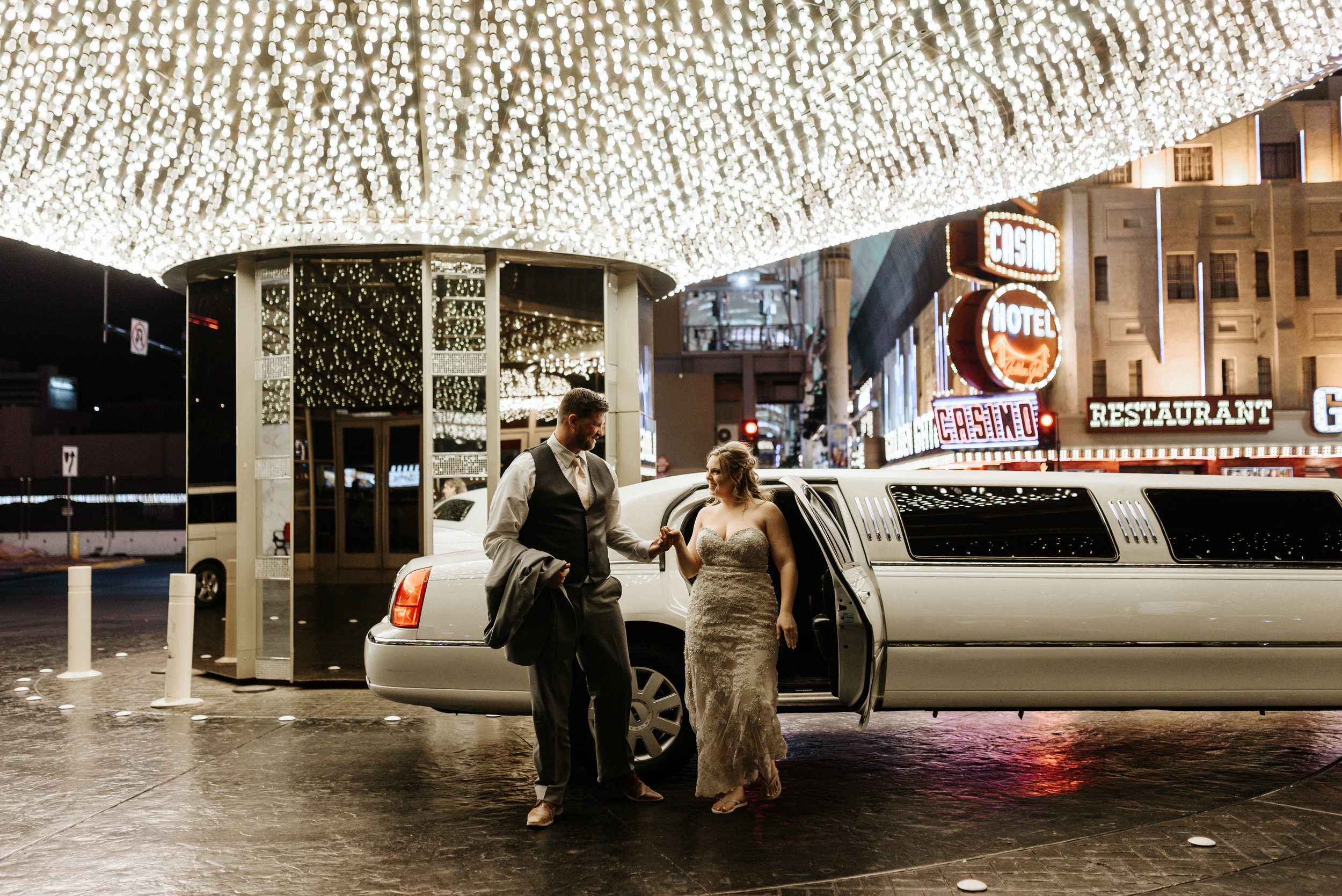 Neon-Museum-Wedding-Las-Vegas-Nevada-Golden-Nugget-Photography-by-V-Ally-and-Dan-3426.jpg