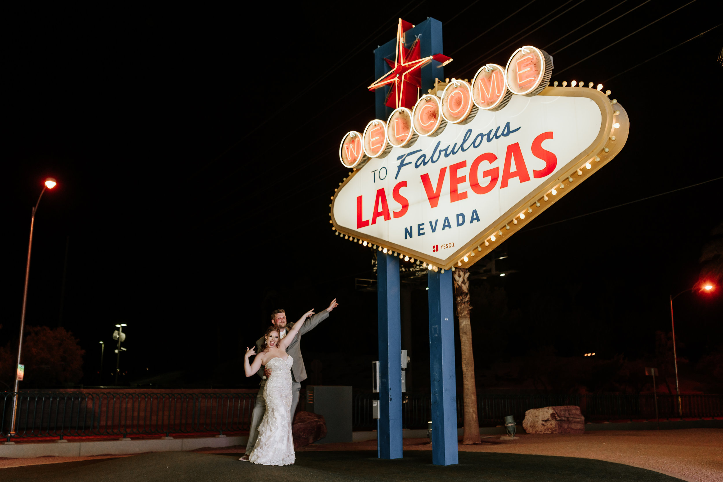 Neon-Museum-Wedding-Las-Vegas-Nevada-Golden-Nugget-Photography-by-V-Ally-and-Dan-3394.jpg