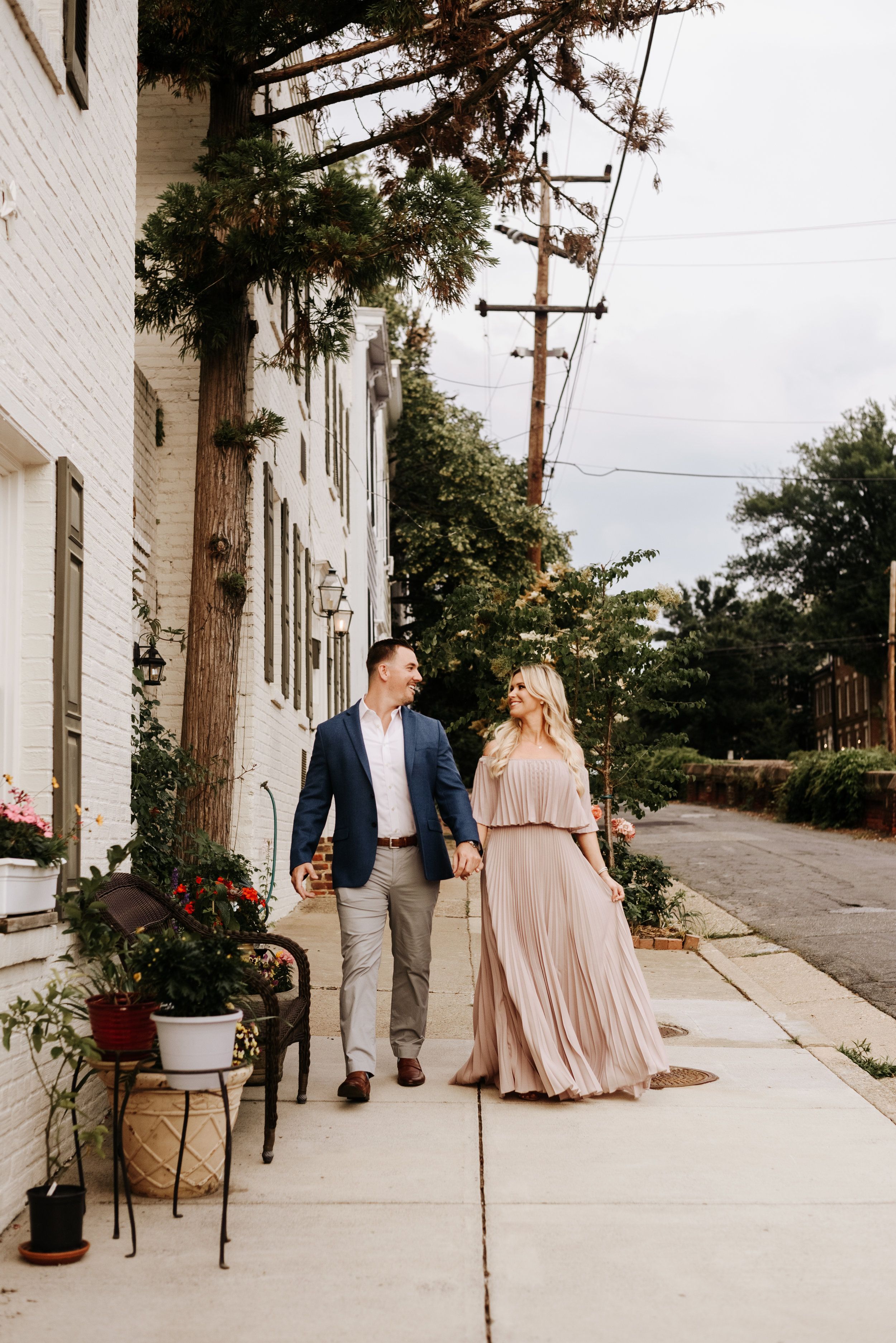 Leanne-Justin-Old-Town-Alexandria-Engagement-Session-Photography-by-V-4984.jpg