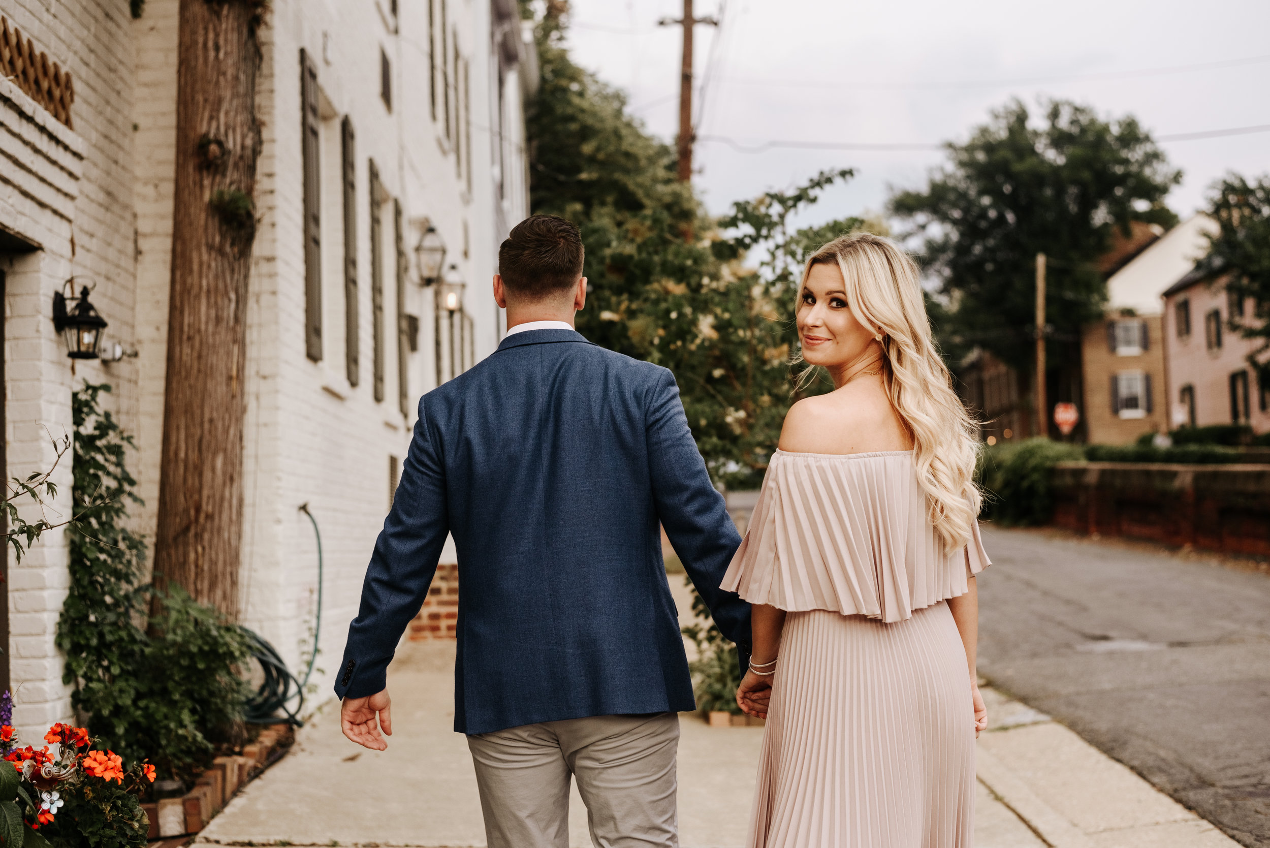 Leanne-Justin-Old-Town-Alexandria-Engagement-Session-Photography-by-V-4993.jpg