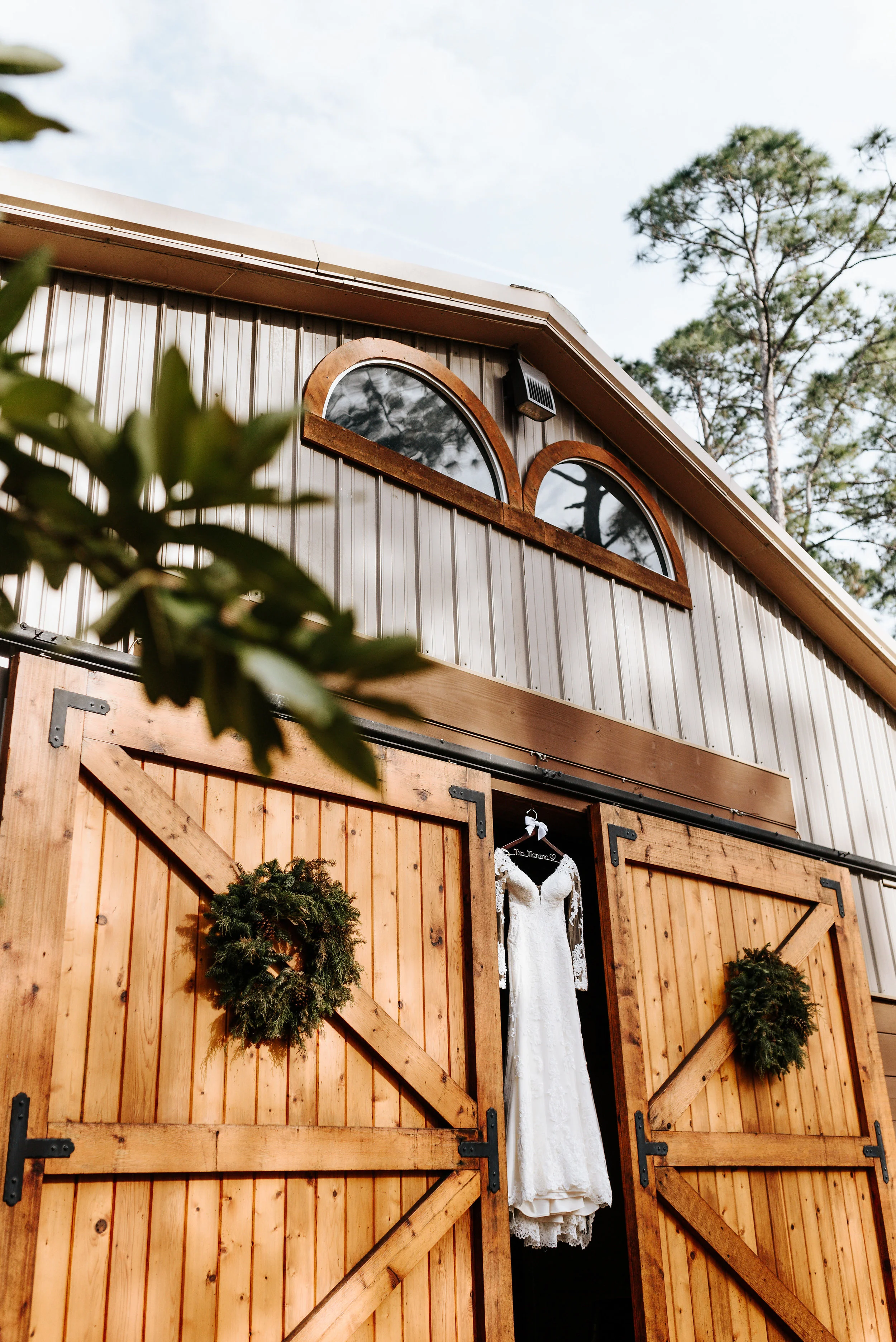 Alexia_Celeste_Wedding_Cielo_Blu_Barn_Photography_by_V_5885.jpg