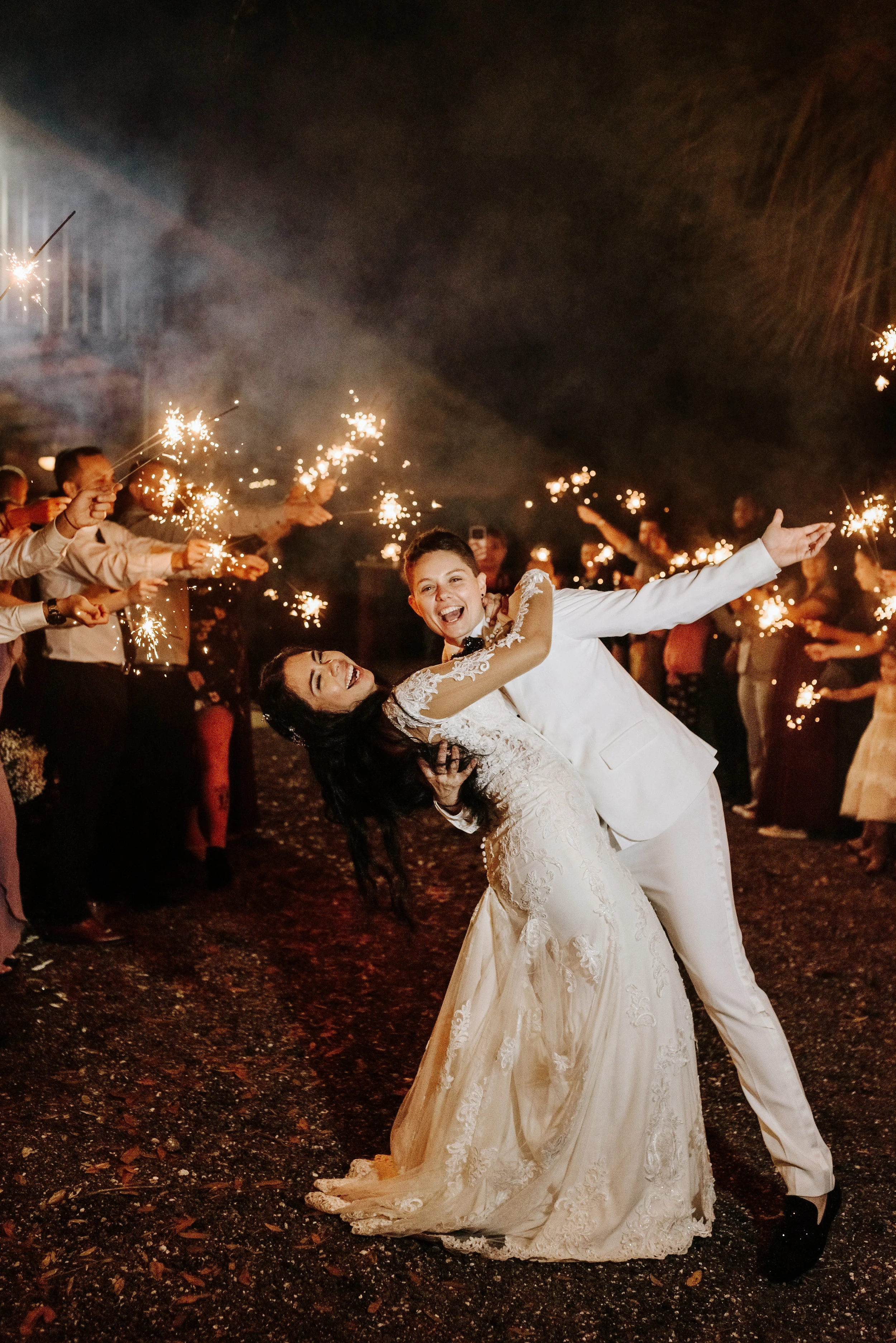 Alexia_Celeste_Wedding_Cielo_Blu_Barn_Photography_by_V_8246.jpg