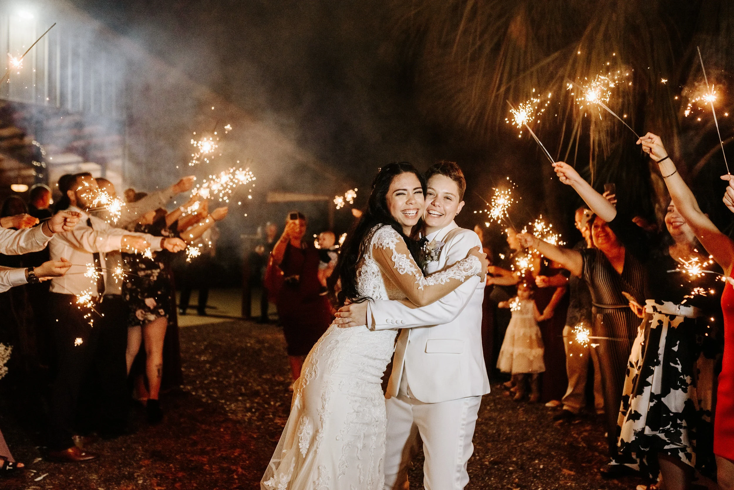Alexia_Celeste_Wedding_Cielo_Blu_Barn_Photography_by_V_8250.jpg