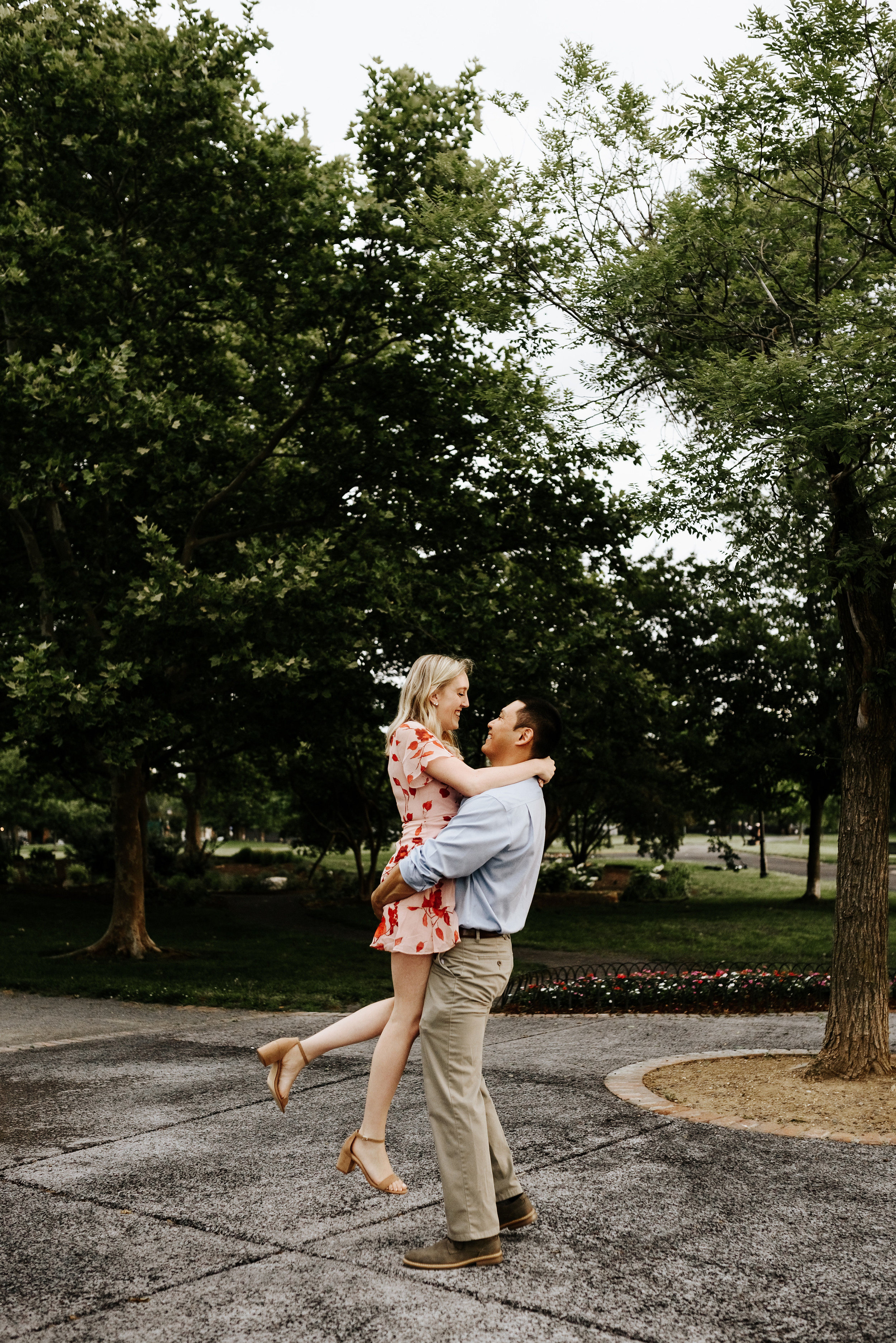 Bella_Alec_Old_Town_Alexandria_Engagement_Session_Photography_by_V_5642.jpg