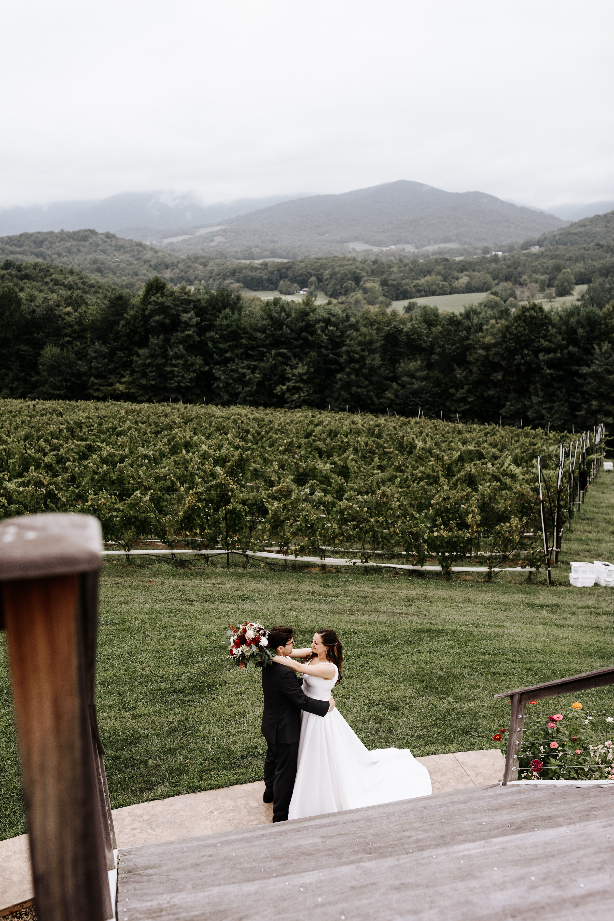 Allison_Nolan_Moss_Vineyards_Wedding_Charlottesville_Virginia_Photography_by_V_30.jpg