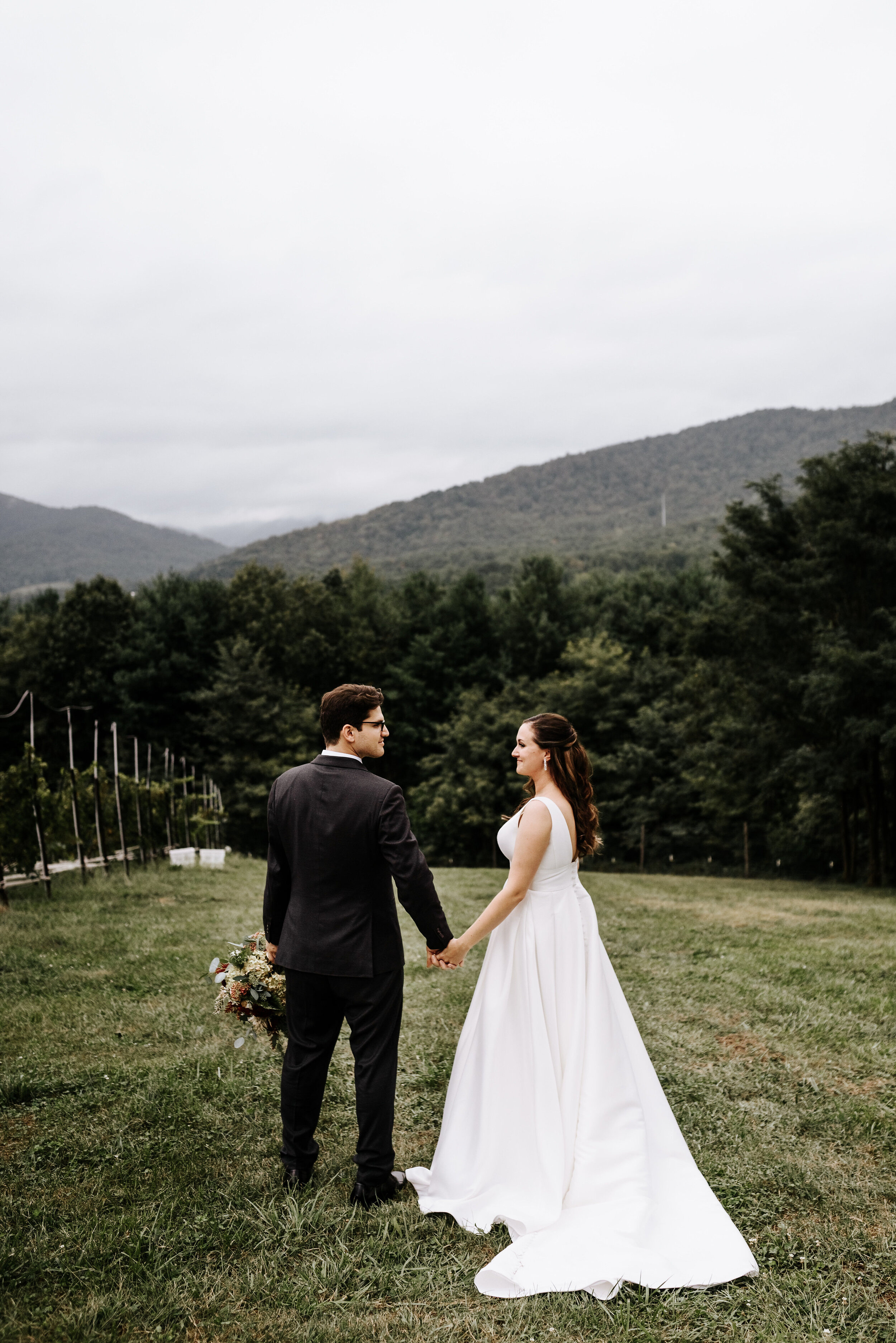 Allison_Nolan_Moss_Vineyards_Wedding_Charlottesville_Virginia_Photography_by_V_32.jpg