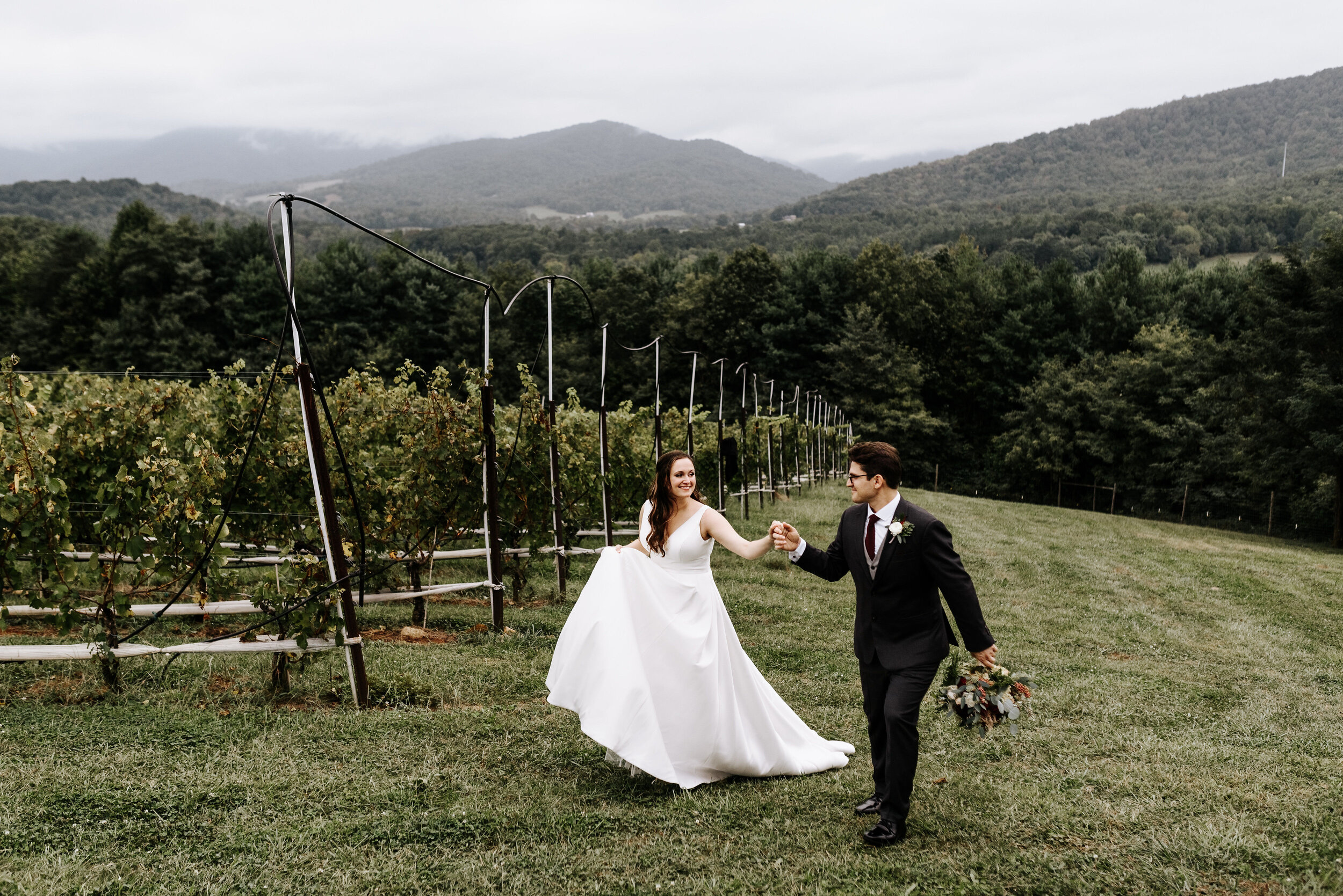 Allison_Nolan_Moss_Vineyards_Wedding_Charlottesville_Virginia_Photography_by_V_35.jpg