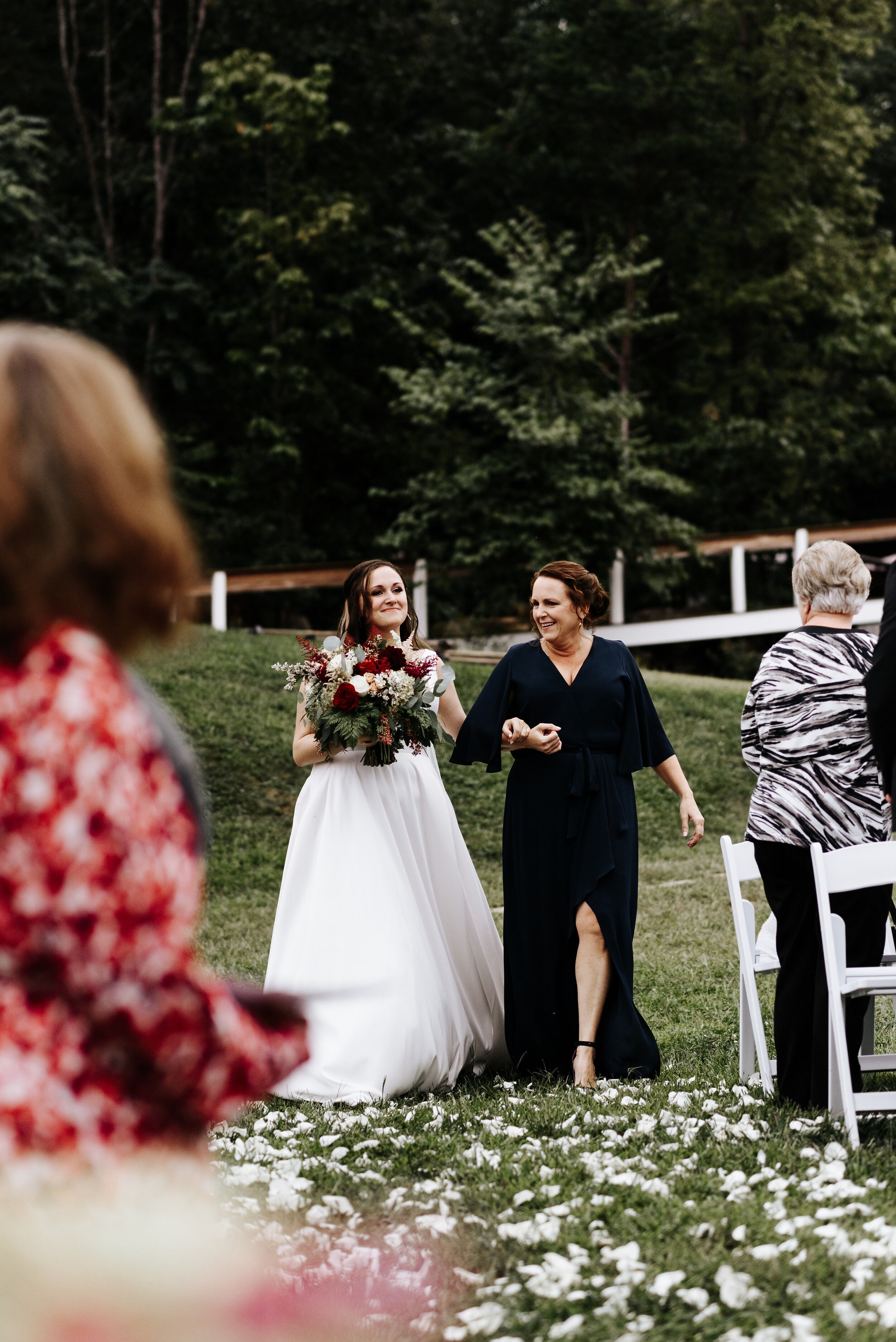 Allison_Nolan_Moss_Vineyards_Wedding_Charlottesville_Virginia_Photography_by_V_41.jpg
