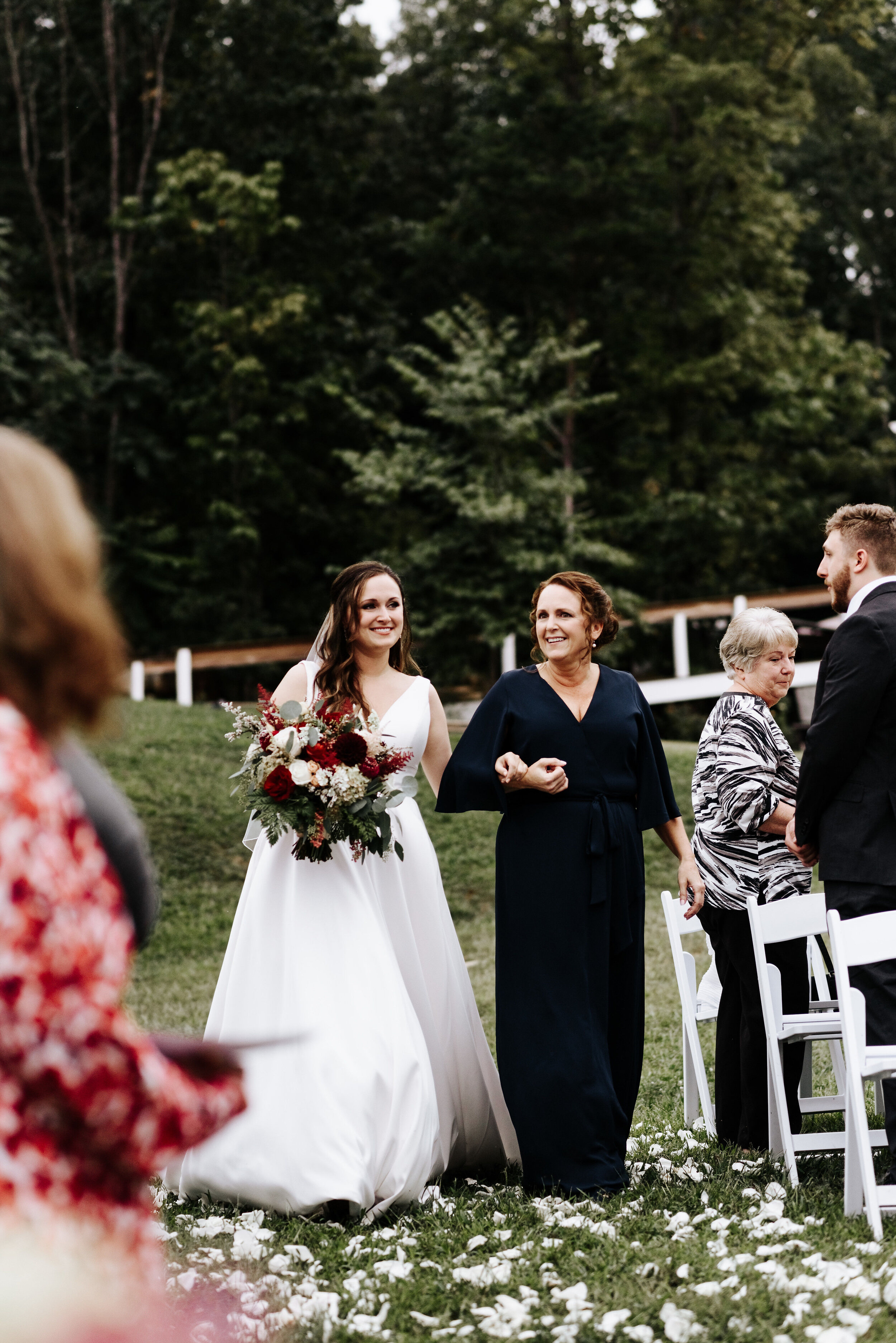 Allison_Nolan_Moss_Vineyards_Wedding_Charlottesville_Virginia_Photography_by_V_43.jpg