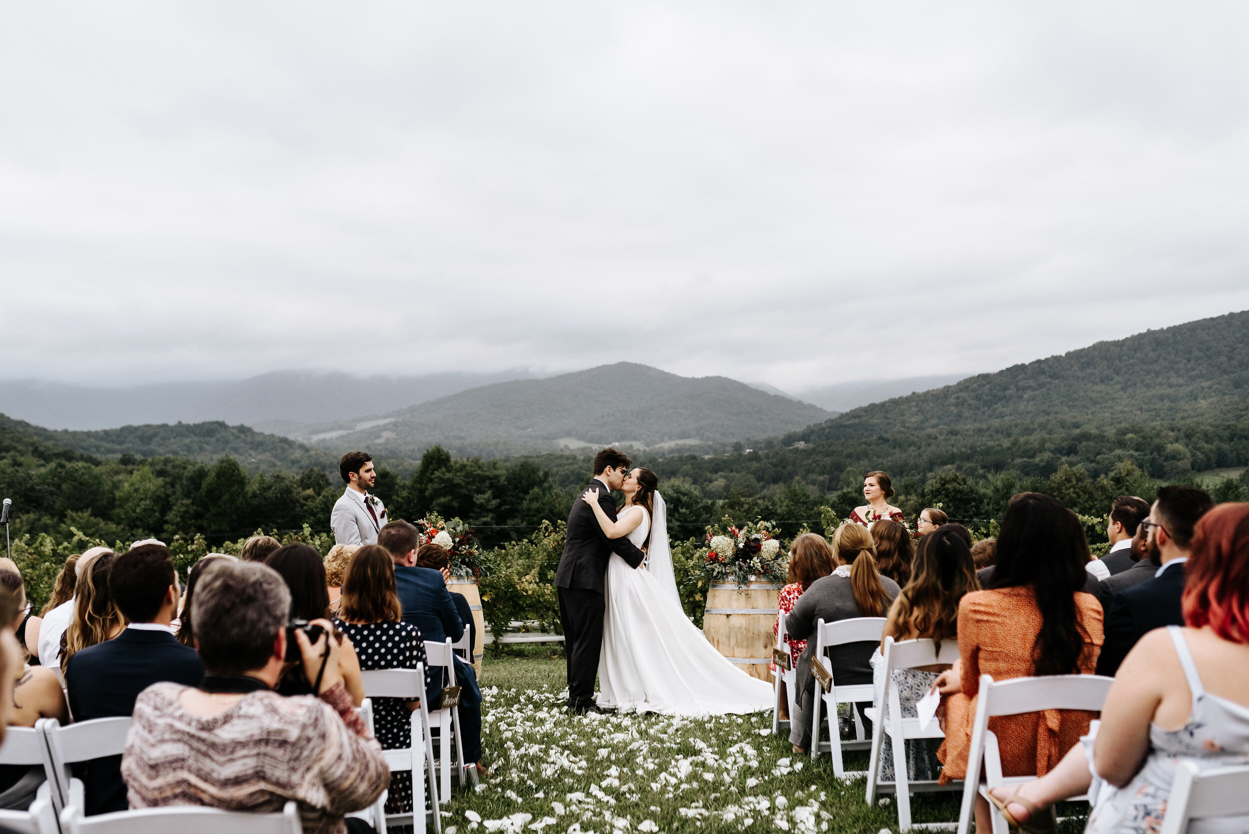 Allison_Nolan_Moss_Vineyards_Wedding_Charlottesville_Virginia_Photography_by_V_50.jpg