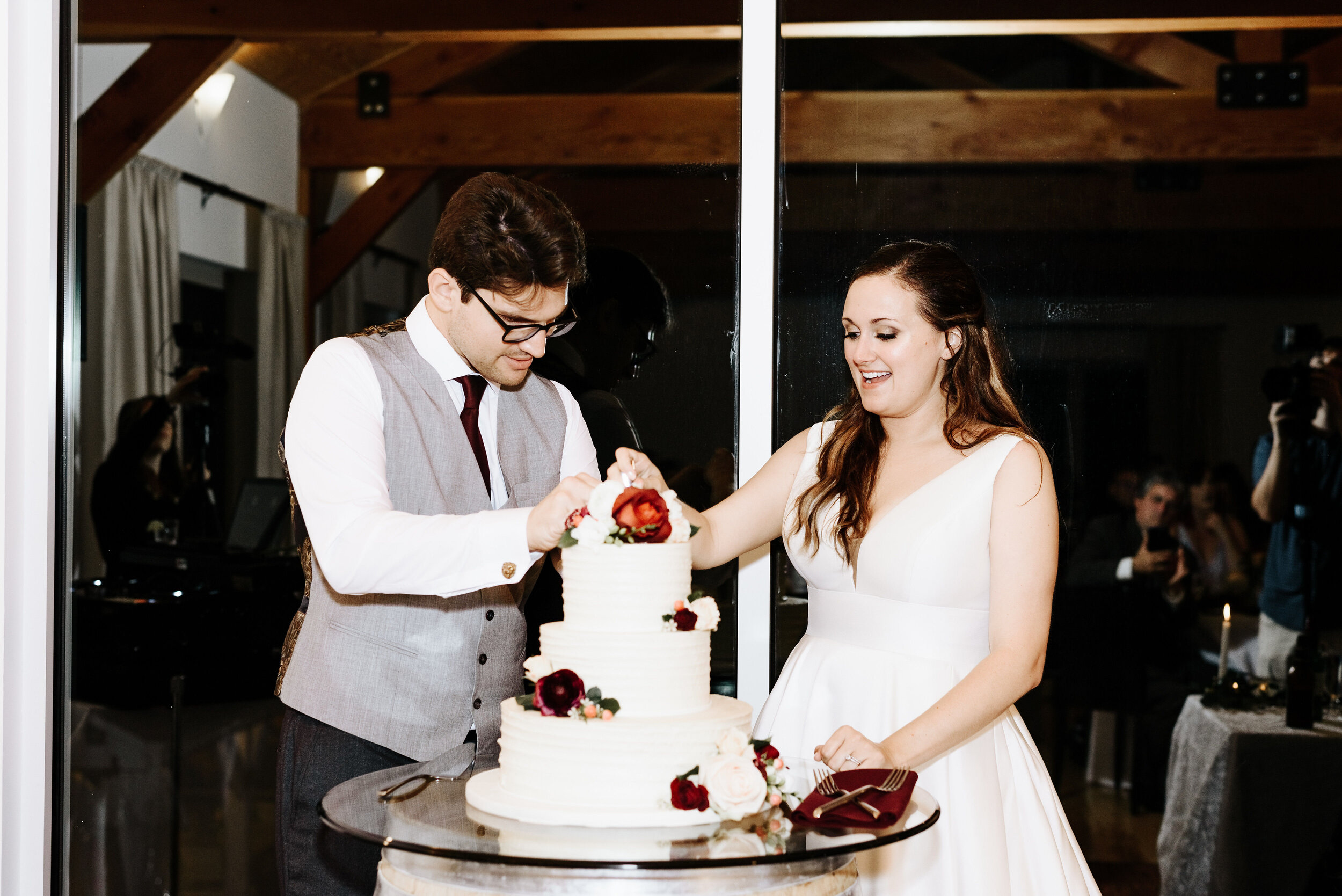 Allison_Nolan_Moss_Vineyards_Wedding_Charlottesville_Virginia_Photography_by_V_79.jpg