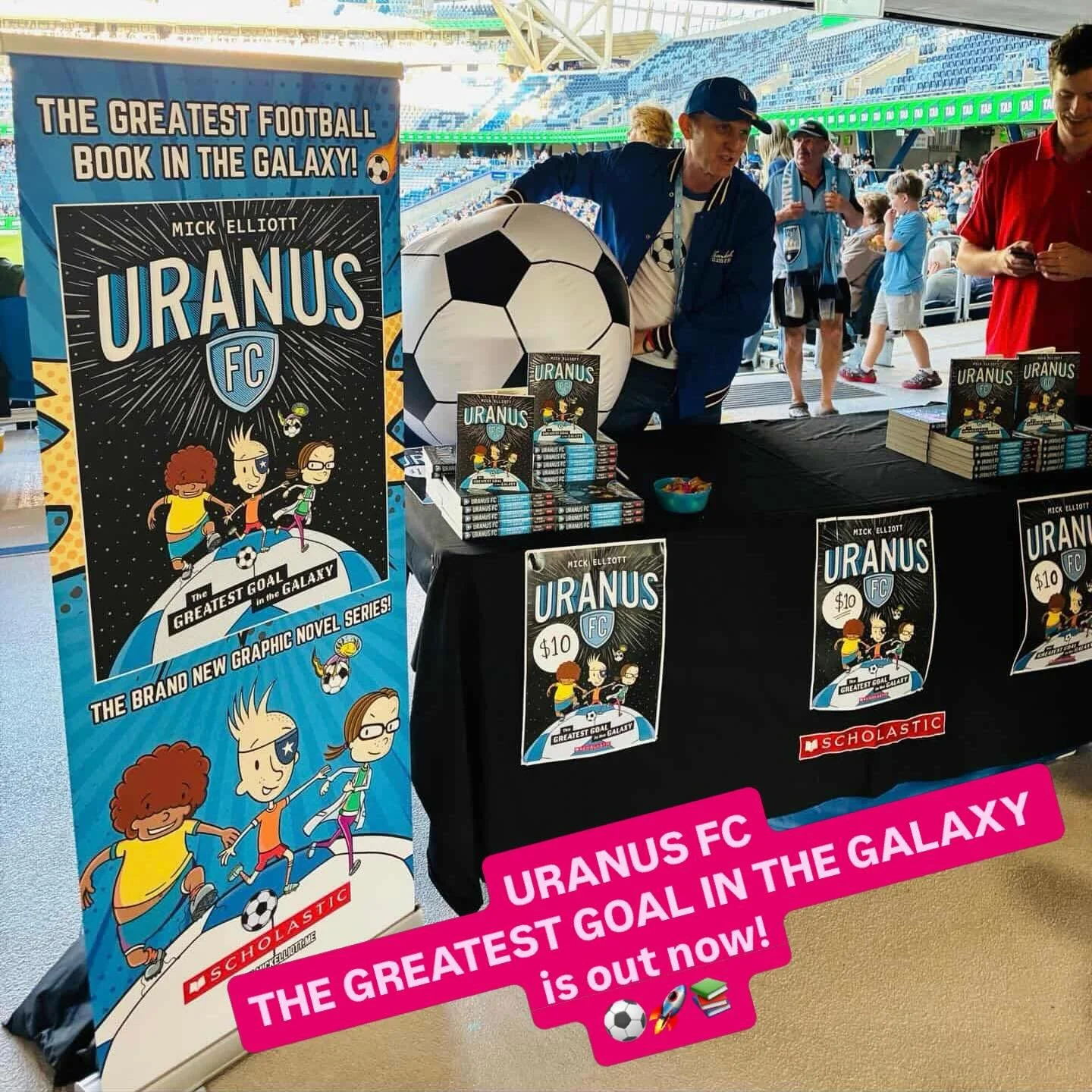 Friday Flashback of last weekend&rsquo;s launch of URANUS FC - THE GREATEST GOAL IN THE GALAXY. But you don&rsquo;t need to go to Allianz Stadium to grab your copy. It&rsquo;s out now at bookstores everywhere!
📚🚀⚽️
@scholastic_au #uranusfc #graphic