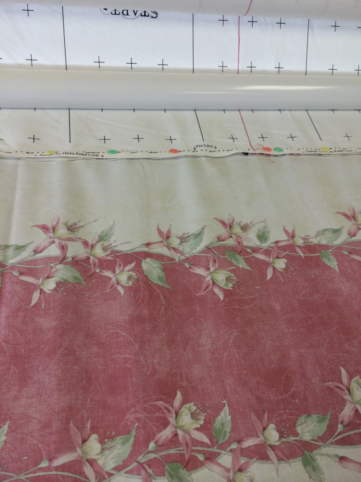 Visual of the fabric and leader between the dead bar.