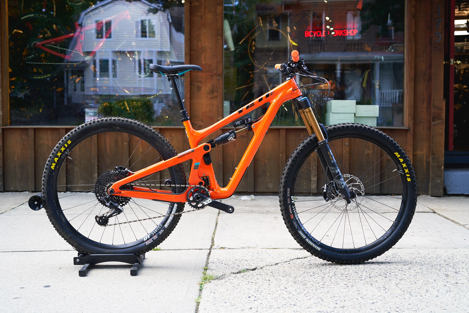 20190810 - Yeti SB150 - M - Orange - For Sale.jpg